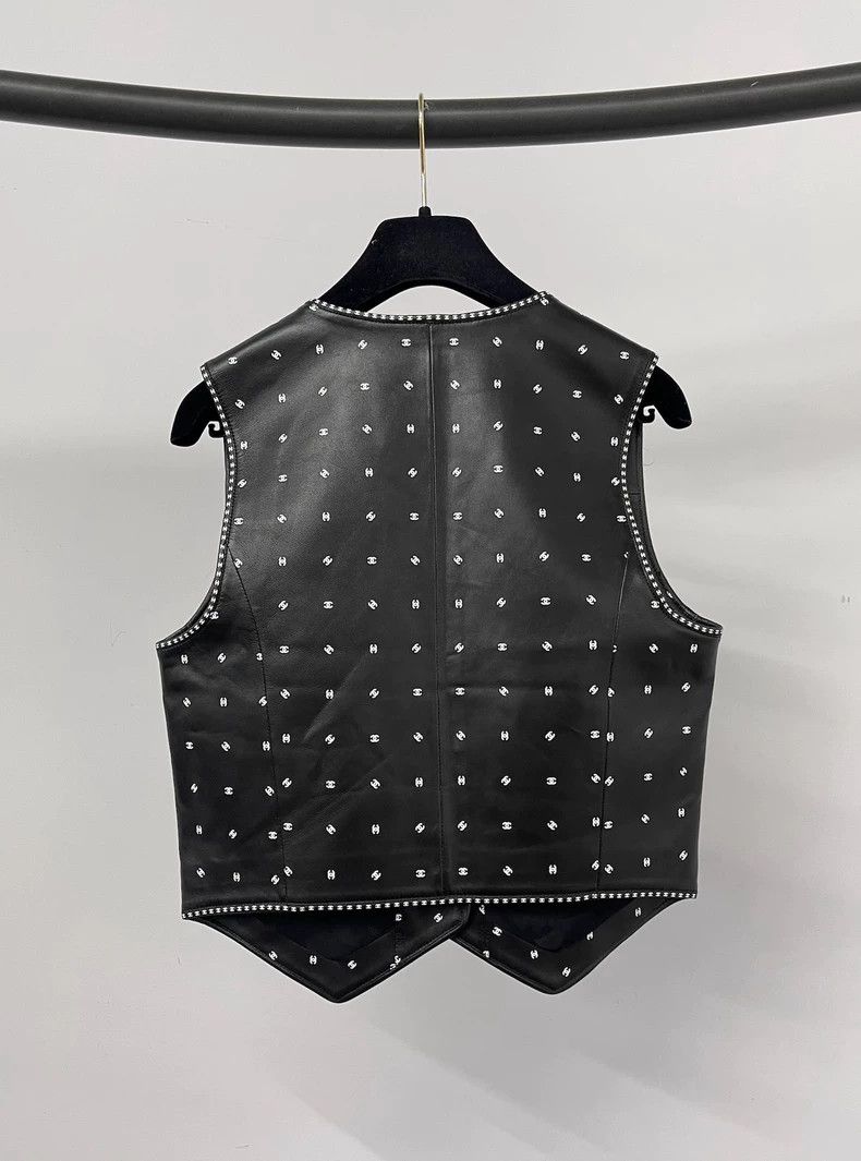Chanel Chanel Black full logo leather vest Size XXS / US 00 / IT 34 - 2 Thumbnail