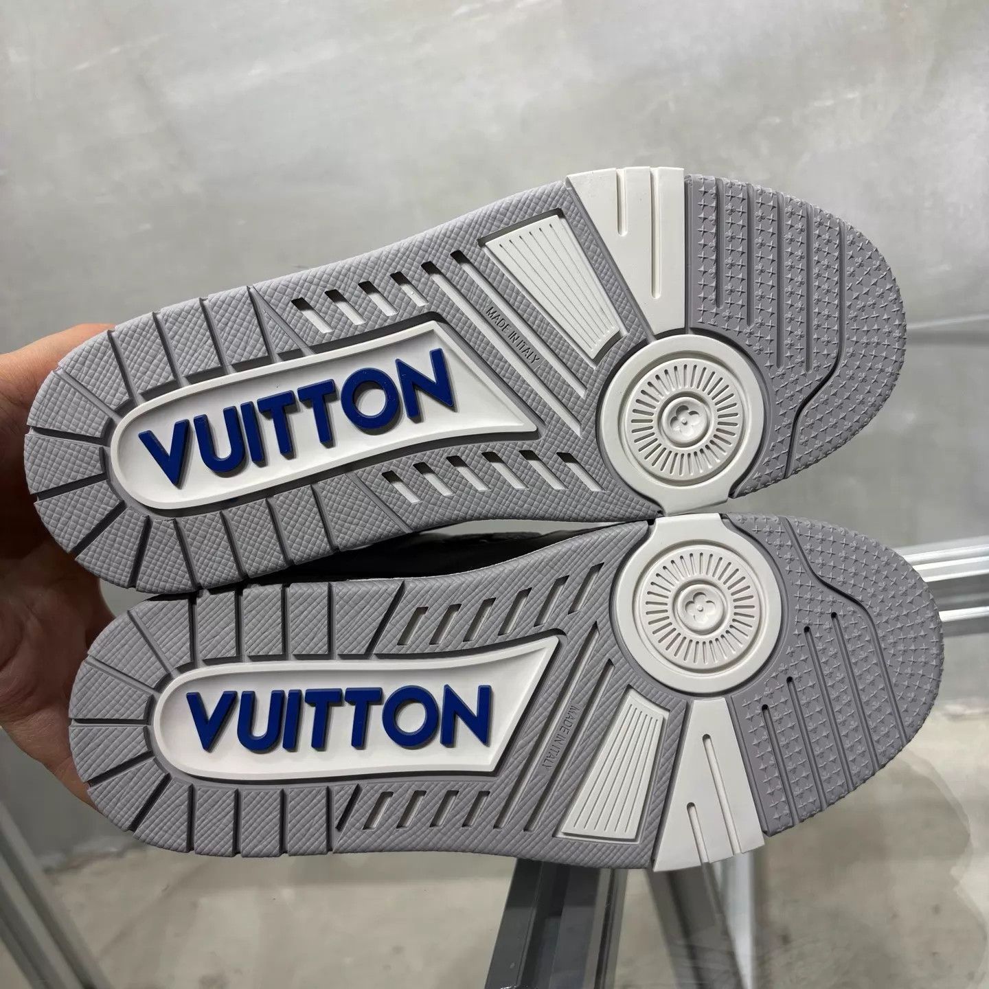 Louis Vuitton LV Trainer White Blue Embossed UK2 (36) Size US 4.5 / IT 34.5 - 7 Thumbnail