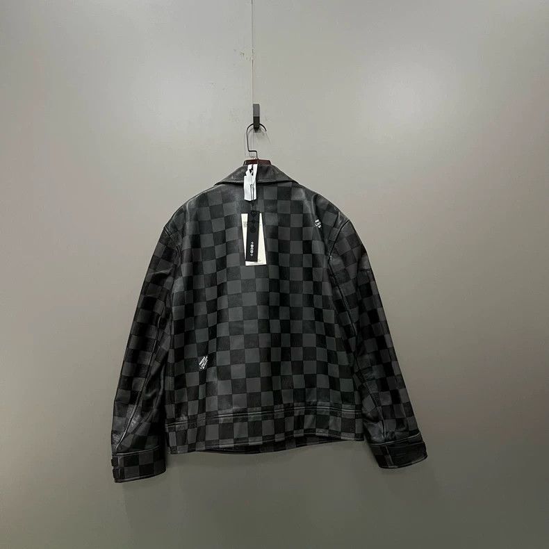 Louis Vuitton Louis Vuitton Checkerboard leather coat Checkerboard leathe Size US L / EU 52-54 / 3 - 2 Thumbnail
