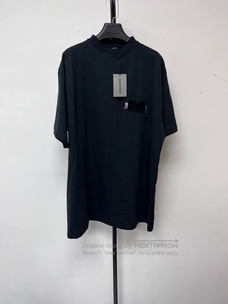 Balenciaga Balenciaga Solid Color Logo Printed Blocked Round Neck Sho Size US S / EU 44-46 / 1 - 1 Thumbnail