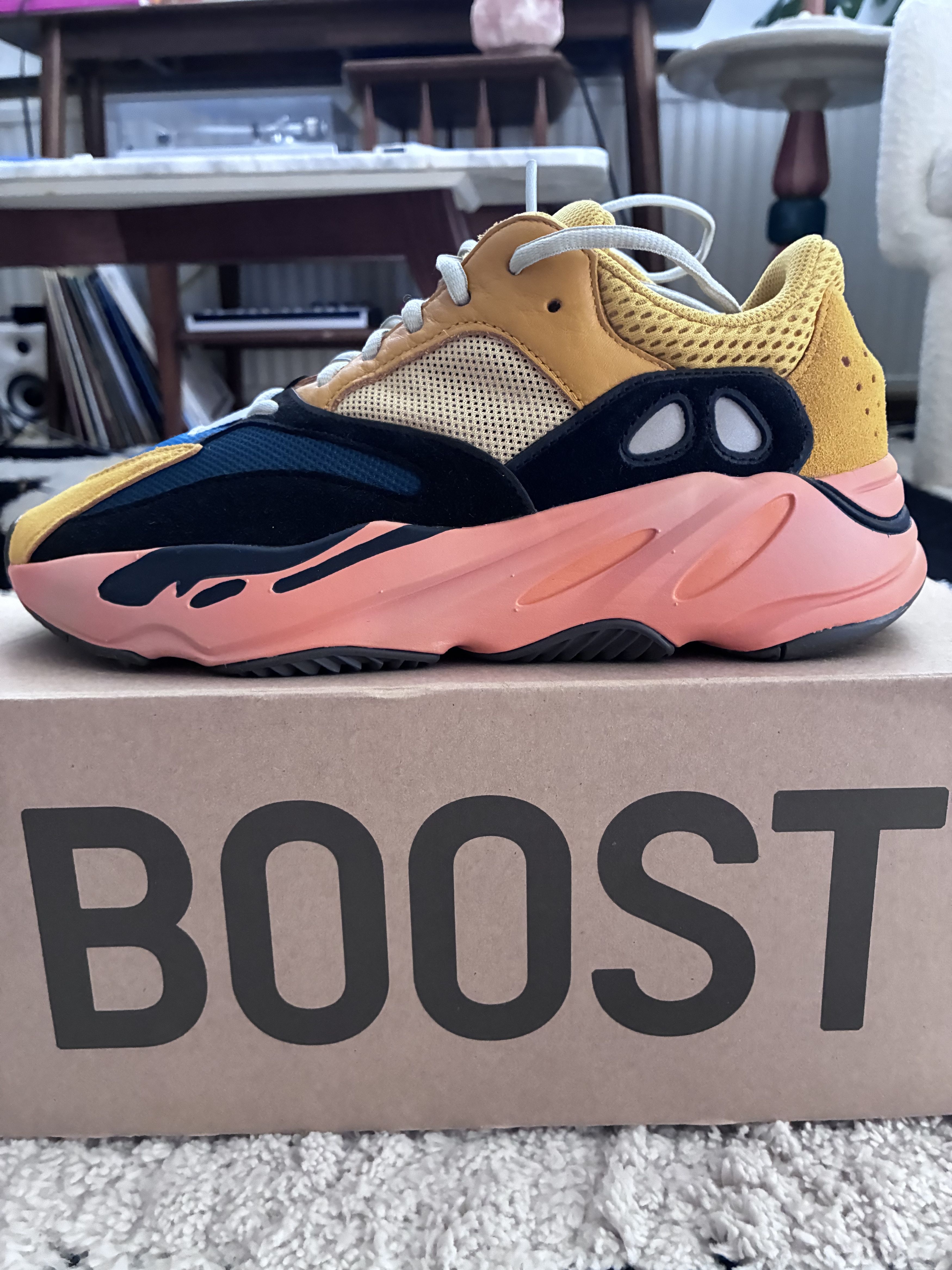 adidas Yeezy Boost 700 Enflame Amber Size 9 GW0297 NEW