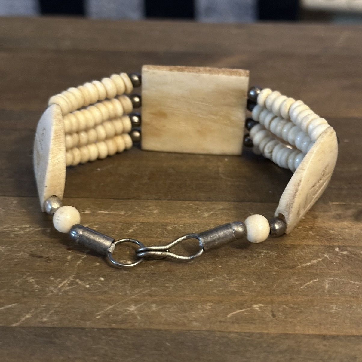 Vintage Vintage tribal carved bone bead bracelet Size ONE SIZE - 6 Thumbnail