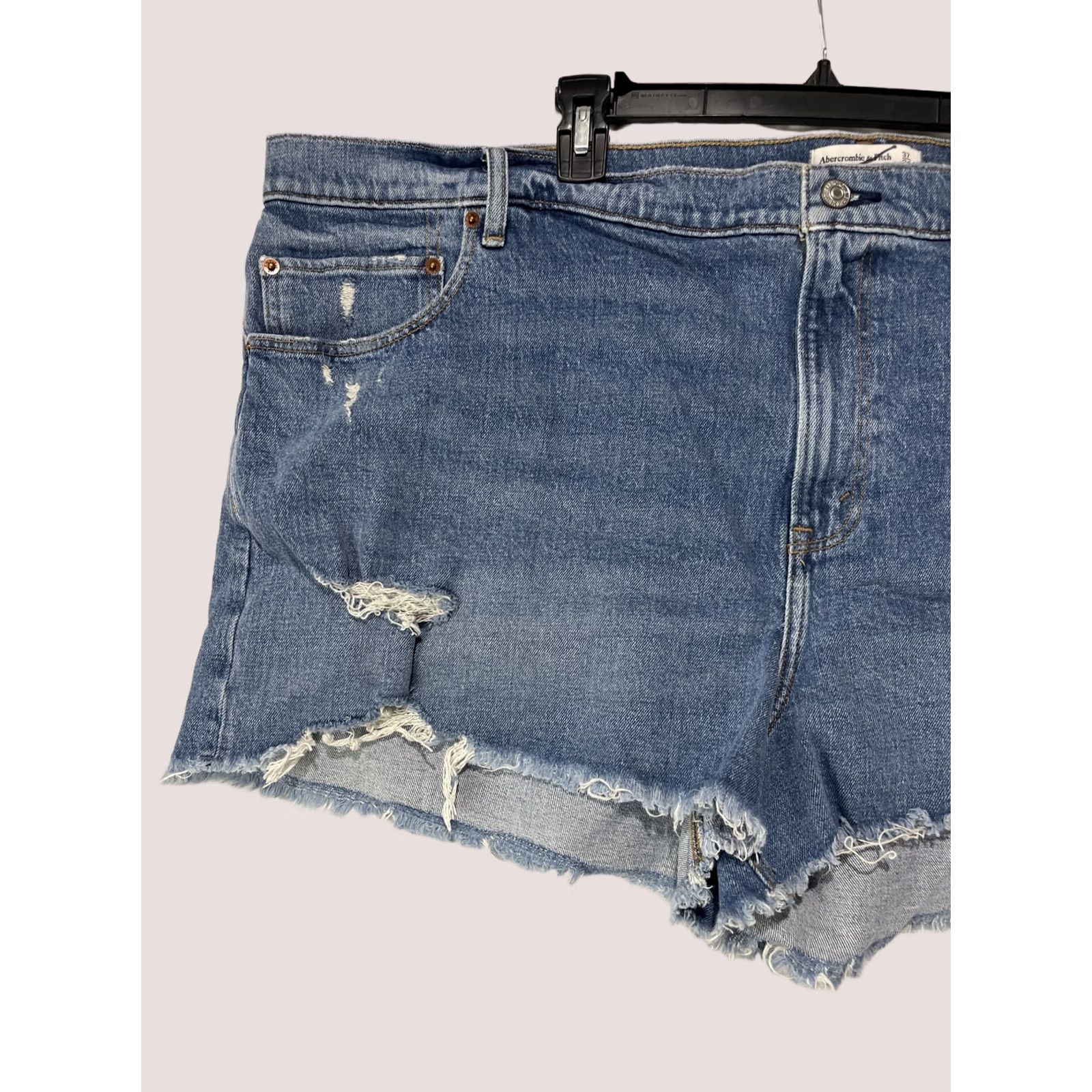 Abercrombie & Fitch Abercrombie & Fitch Shorts Womens 37 24 Denim The Mom High Rise Distressed Hem Blue 5-Pocket Classic Casual Womens Size 25" / US 0 / IT 36 - 1 Thumbnail