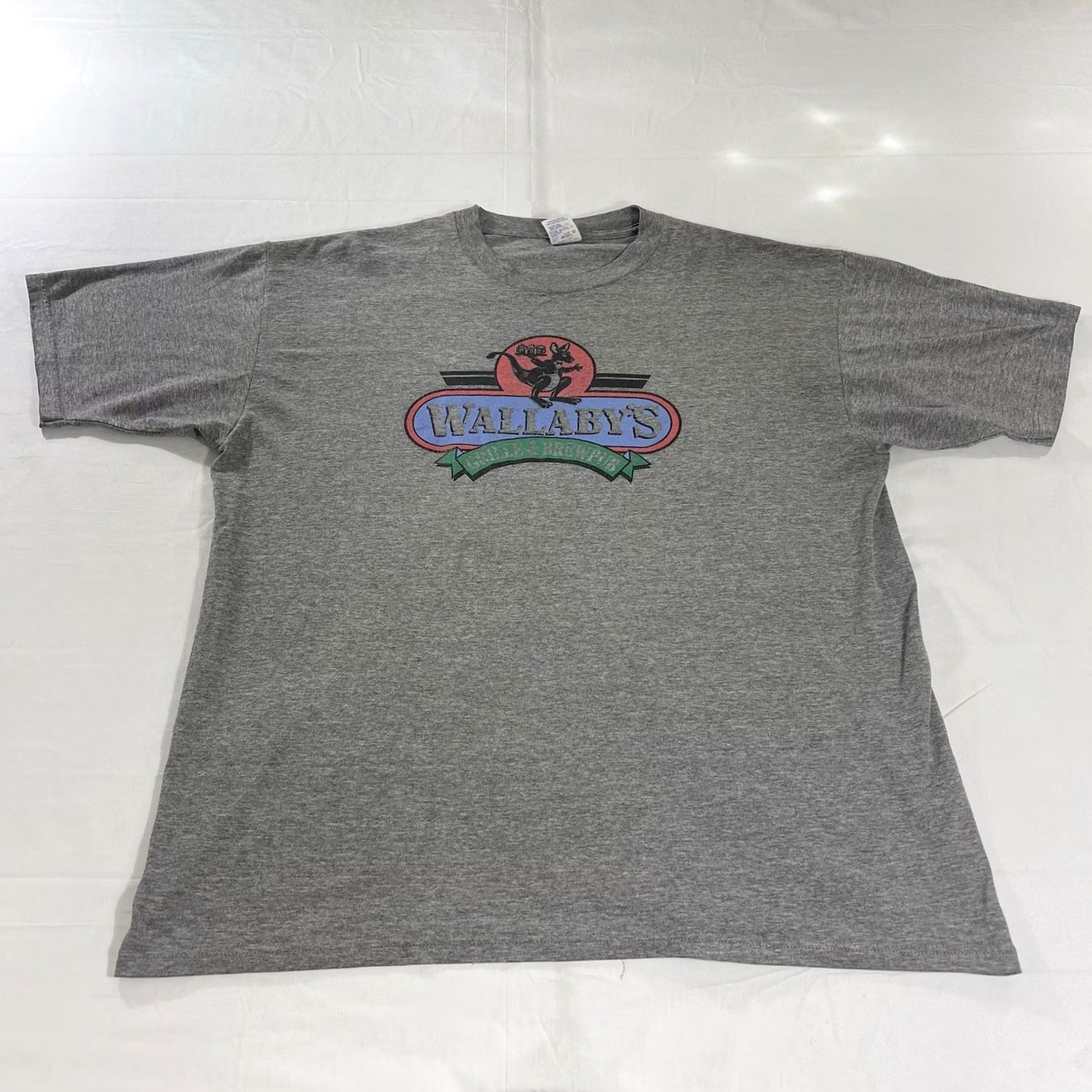 Jerzees VINTAGE Jerzees Wallaby's Grille & Brew Pub T-Shirt Kangaroo Graphic 90s USA Kansas XL Gray Cotton Logo Mens T-Shirt Size US XL / EU 56 / 4 - 2 Thumbnail