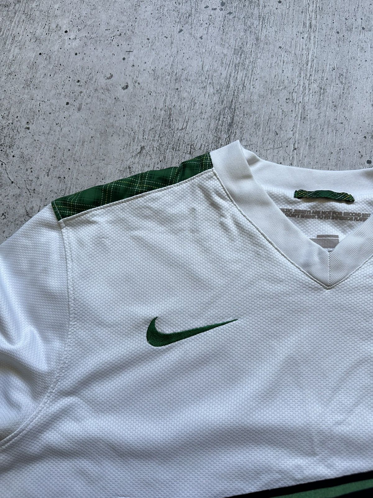 Nike 2009/10 Nike Celtic Vintage Third Kit Soccer Jersey Size US L / EU 52-54 / 3 - 11 Thumbnail
