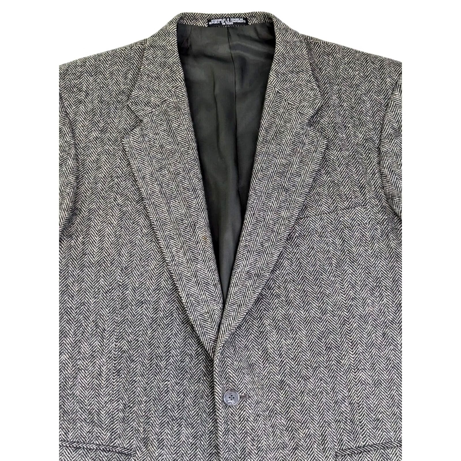 Vintage Barrington Wool Tweed Herringbone Sport Coat Men 44 Gray Two-Button Notch Lapel Long Coat, Regular Size 44 Size US S / EU 44-46 / 1 - 4 Thumbnail