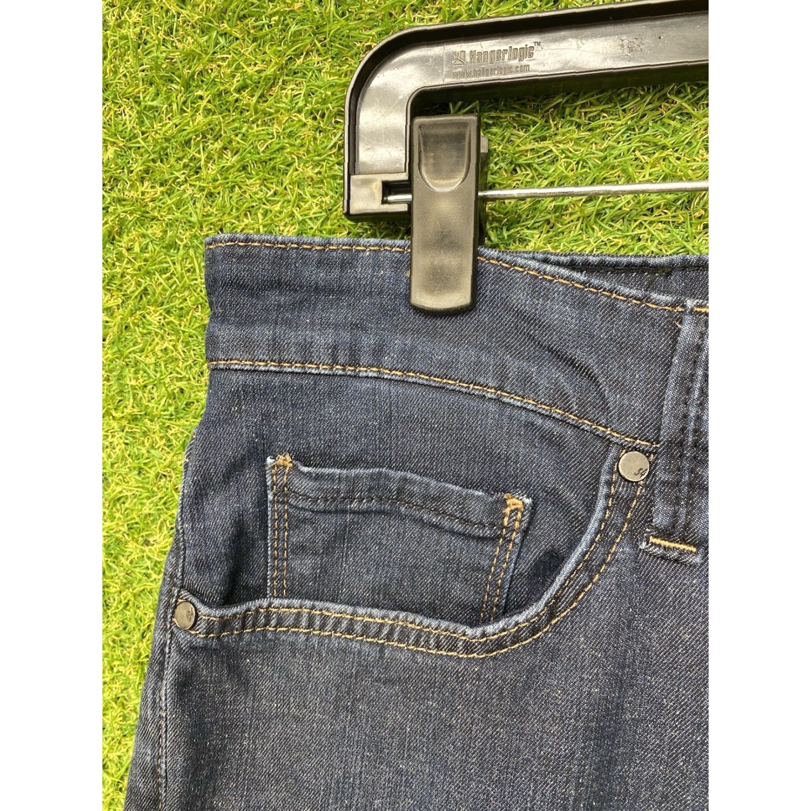 Vintage 34 Heritage Jeans Mens 35x30 Charisma Dark Wash Blue Denim Comfort Classic Straight Size US 35 - 3 Thumbnail