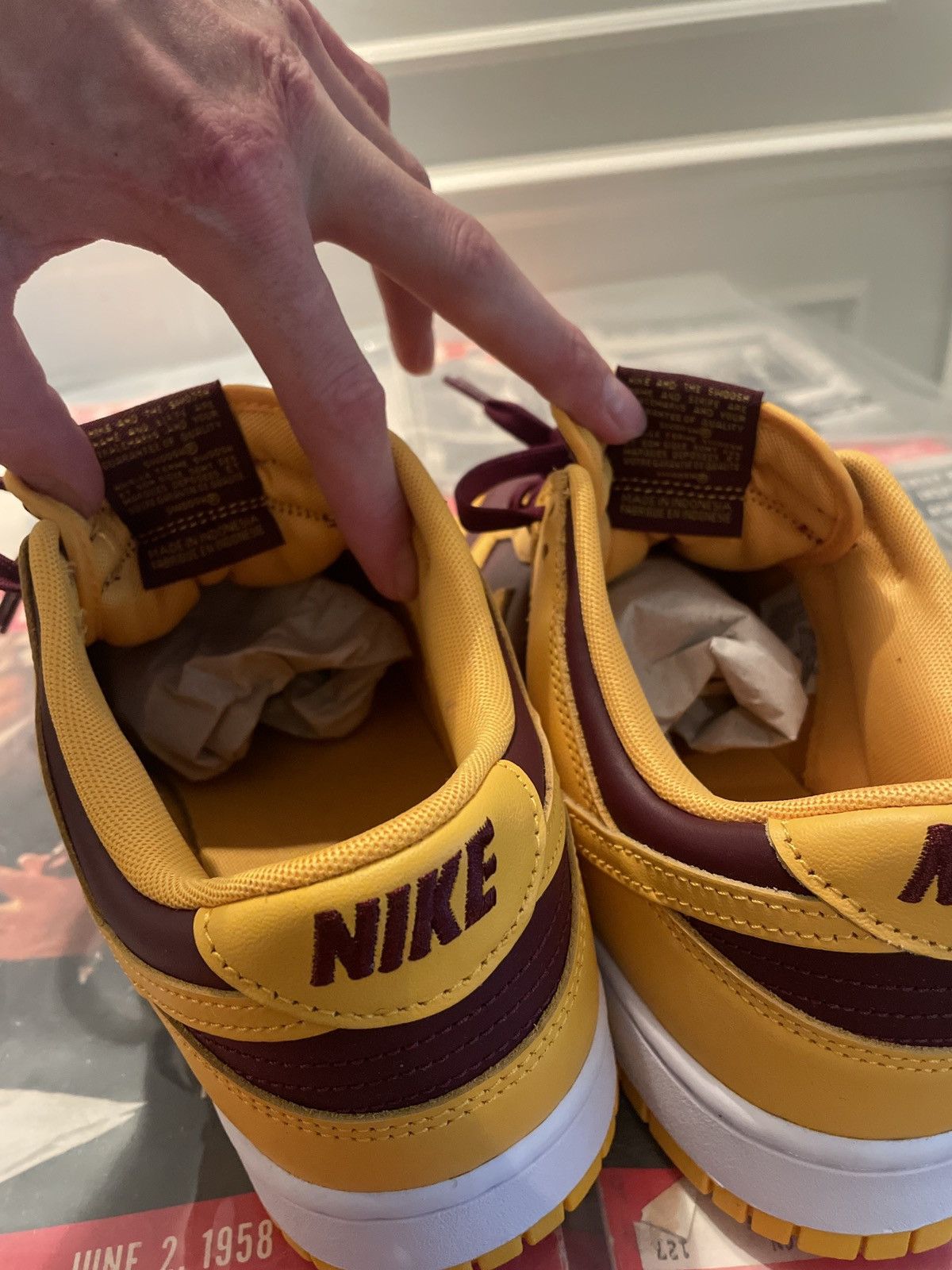 Nike Nike Dunk Low Retro University Gold Size US 11.5 / EU 44-45 - 5 Thumbnail