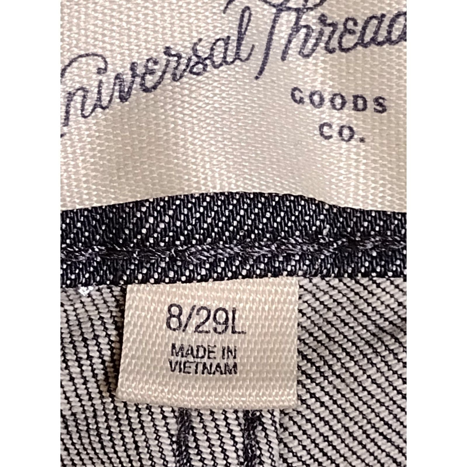Vintage VINTAGE Universal Thread Jeans Distressed Straight Dark Wash 8/29L Womens / Ladies 8L Blue Denim High Rise Classic Fit 5-Pocket Size 30" / US 8 / IT 44 - 7 Thumbnail