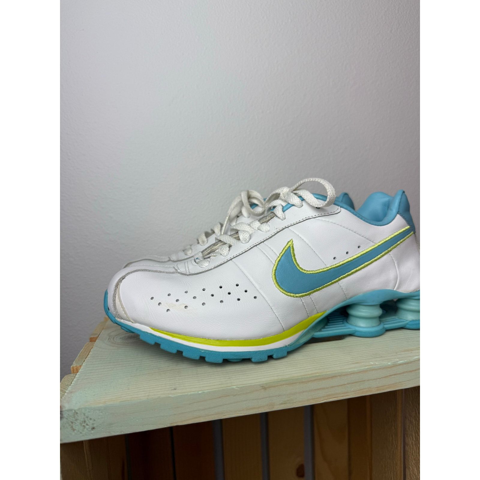Nike Vintage Nike Shox Classic Running Shoe, Wht Leather/Blue 8.5 Size US 8.5 / IT 38.5 - 2 Thumbnail
