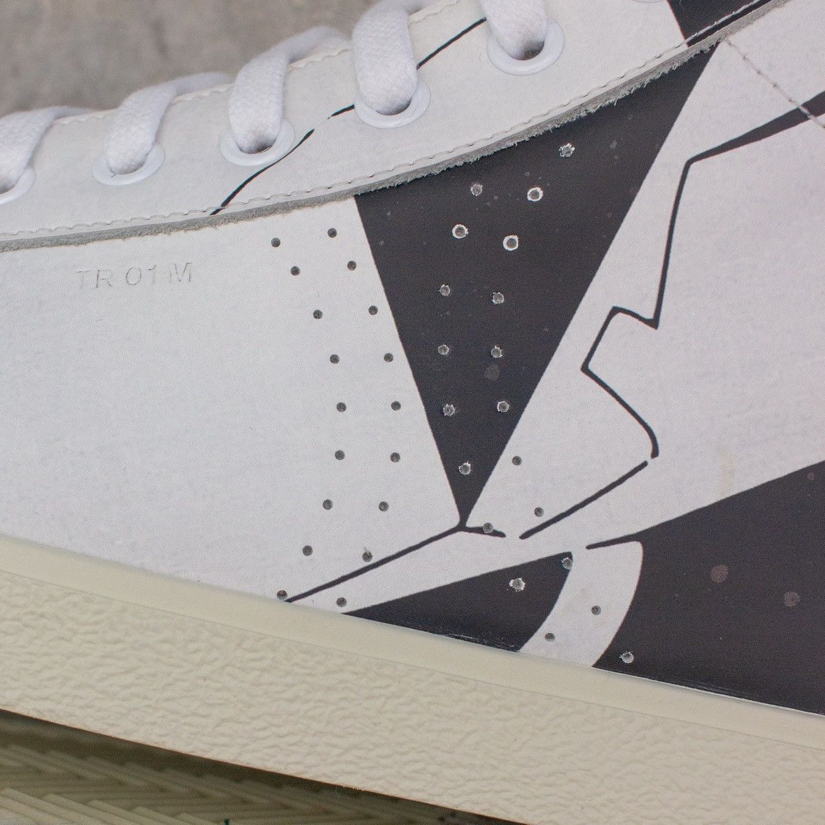 Celine 960$ Celine - Abstract Print TR 01M Triomphe Hi-Top Sneakers Size US 11 / EU 44 - 10 Thumbnail