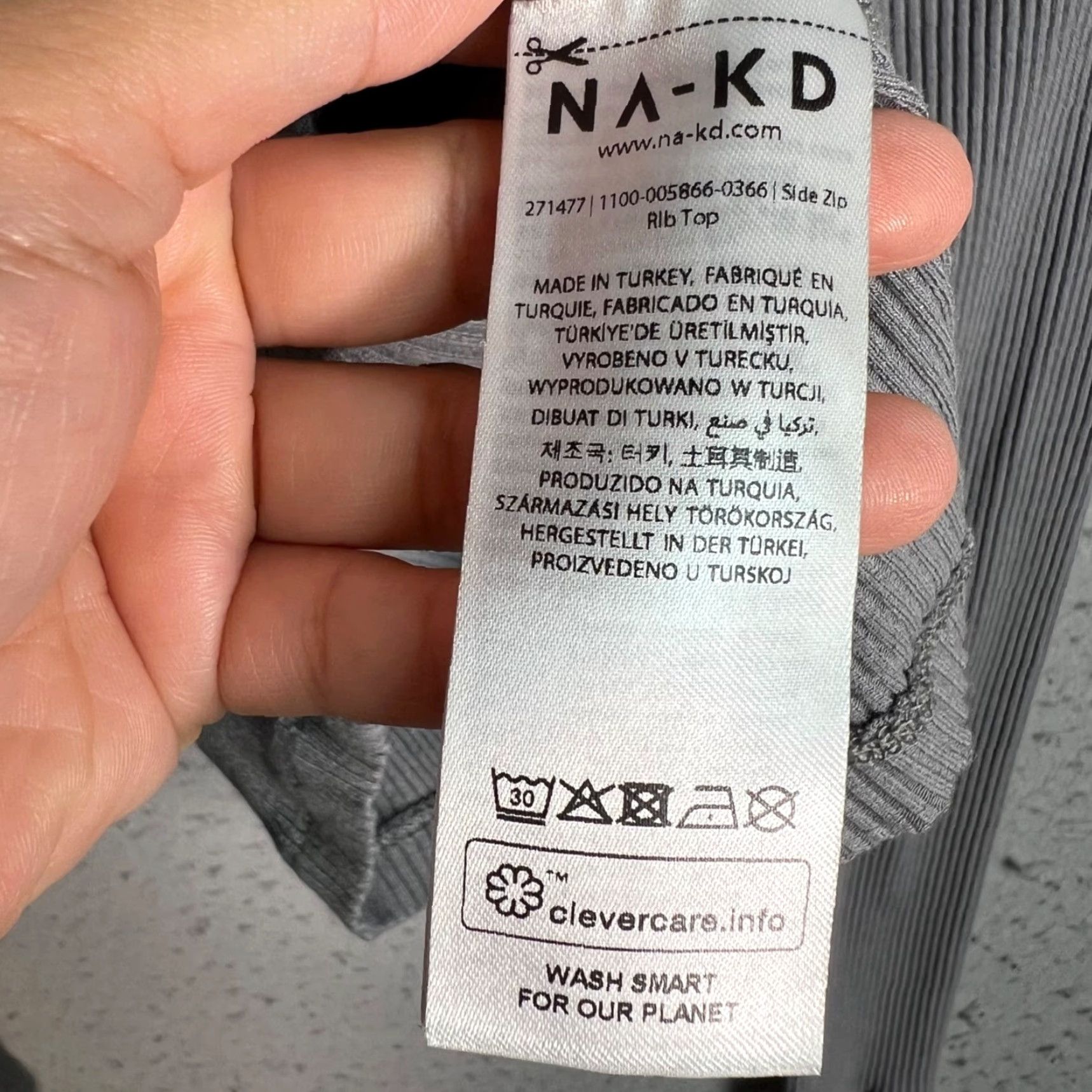 Vintage VINTAGE NA-KD Women Top Shirt XXS Grey Cropped Long Sleeve Zip Detail Womens Light Knit 90s/2000s Style Size XXS / US 00 / IT 34 - 7 Thumbnail