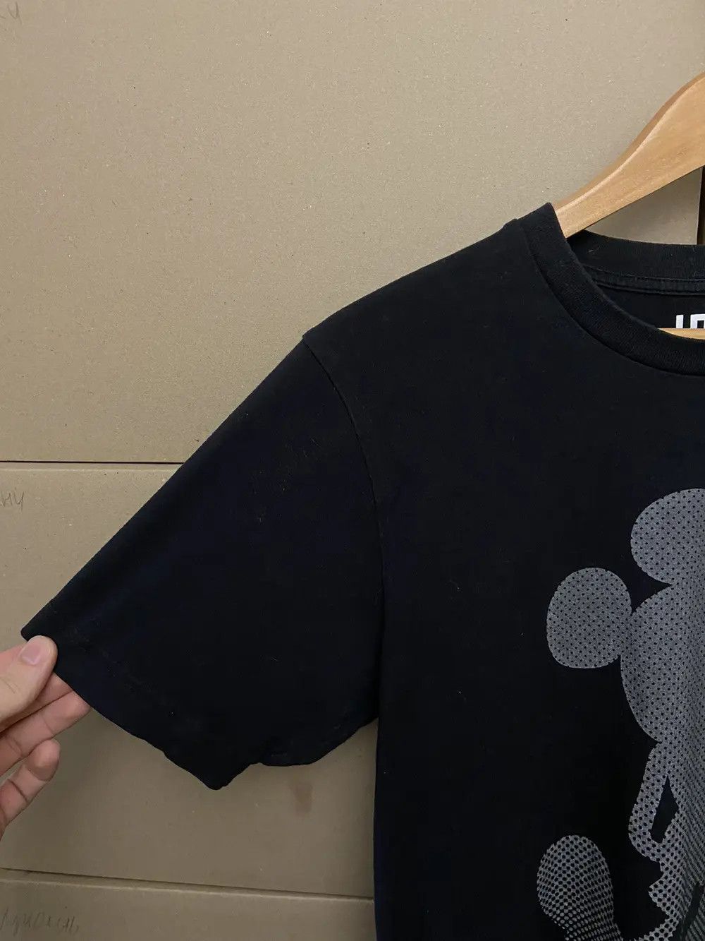 Uniqlo VINTAGE UNIQLO DISNEY MICKEY MOUSE REFLECTIV TEE T SHIRT Y2K Size US S / EU 44-46 / 1 - 9 Thumbnail