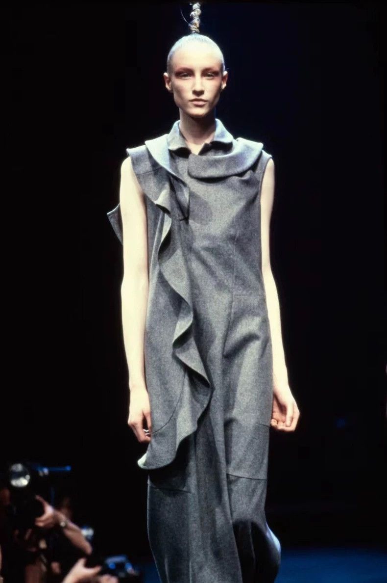 Comme des Garcons Comme des Garcons Irregular structure show wool sleeveless Size S / US 4 / IT 40 - 1 Thumbnail