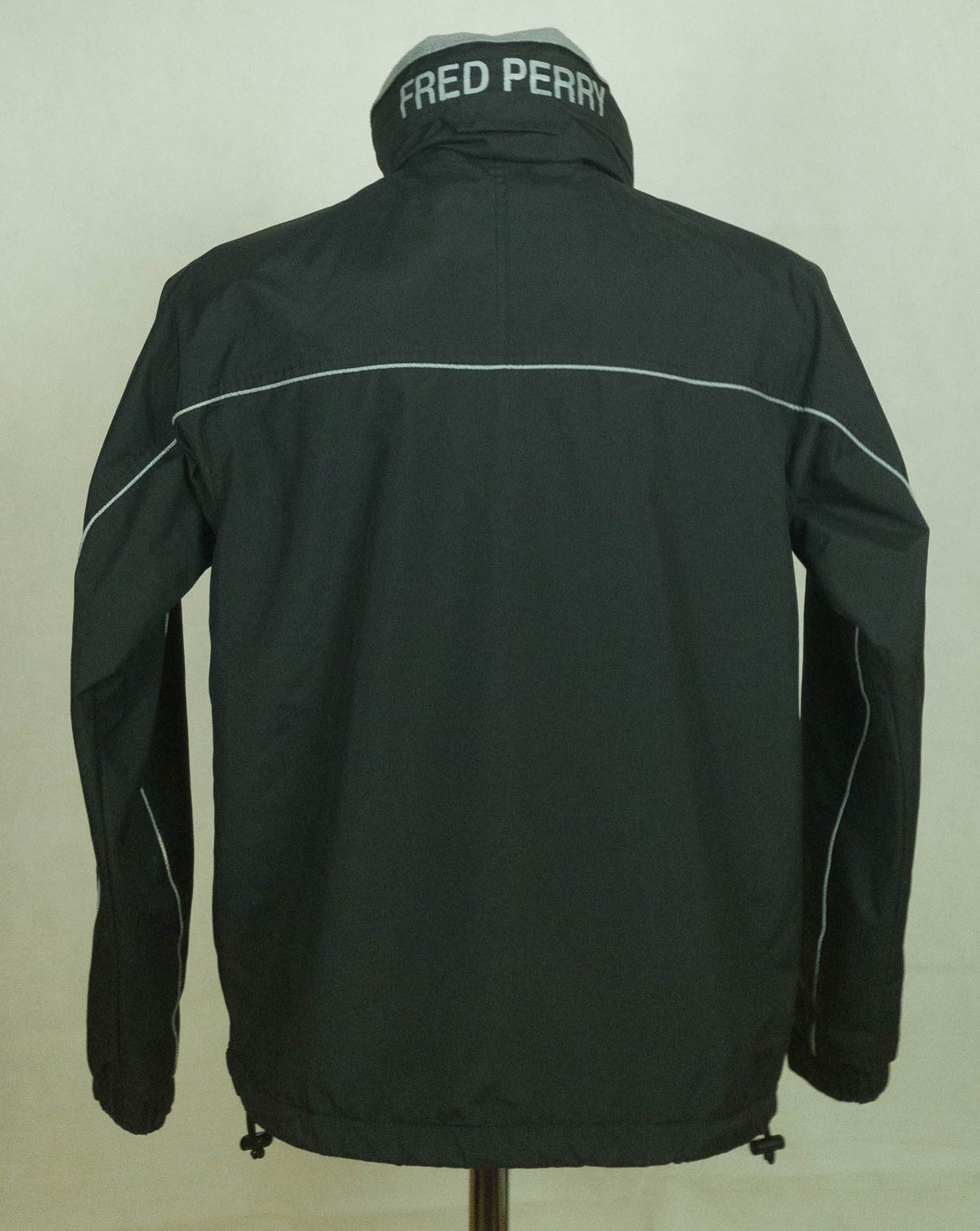 Fred Perry -- Fred Perry mens jacket hoody linning size S-M ( LABEL S) Size US S / EU 44-46 / 1 - 2 Thumbnail