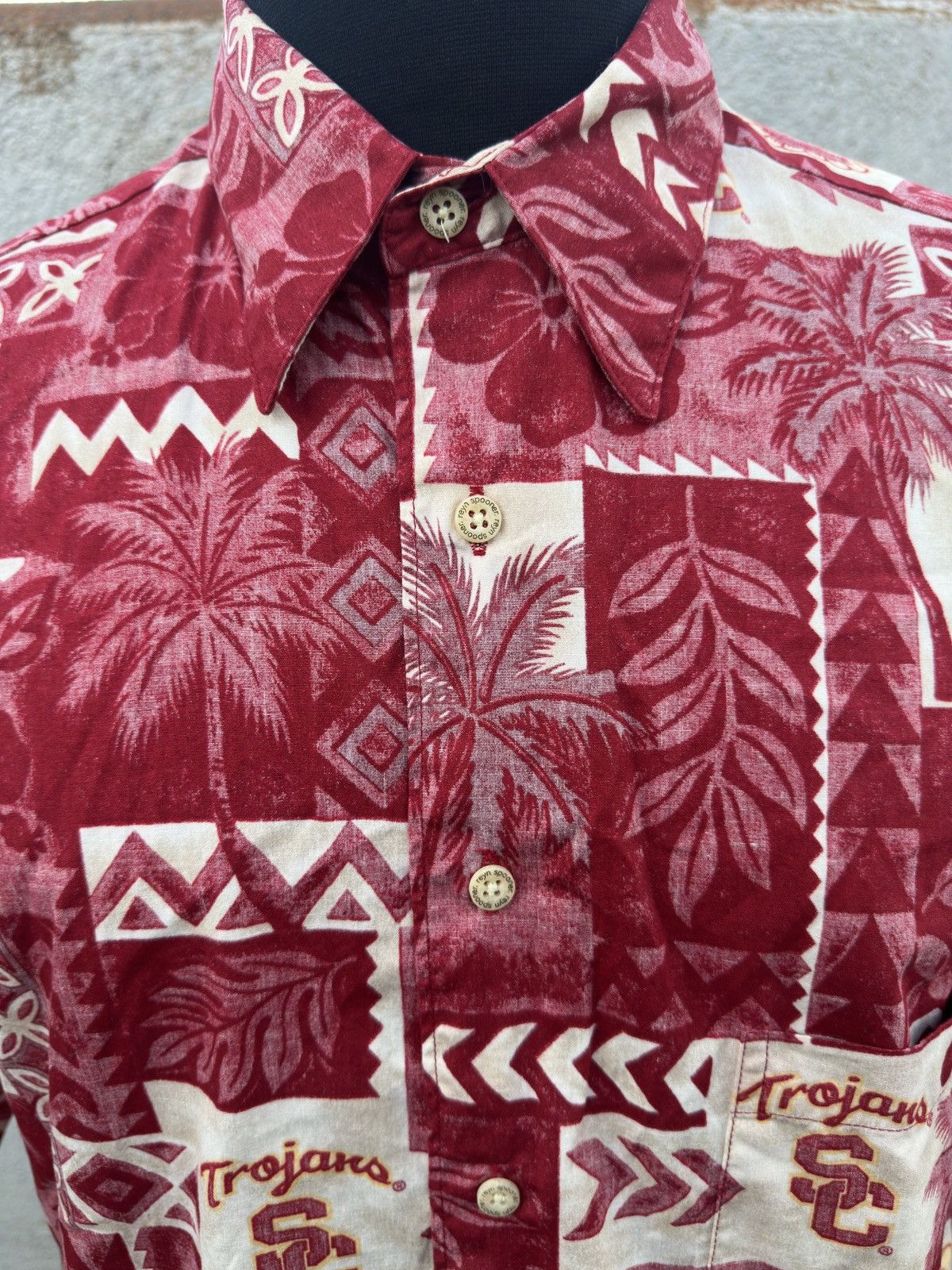 Reyn Spooner PreOwned Reyn Spooner USC Trojans Shirt Mens M Hawaiian Red Size US M / EU 48-50 / 2 - 3 Thumbnail