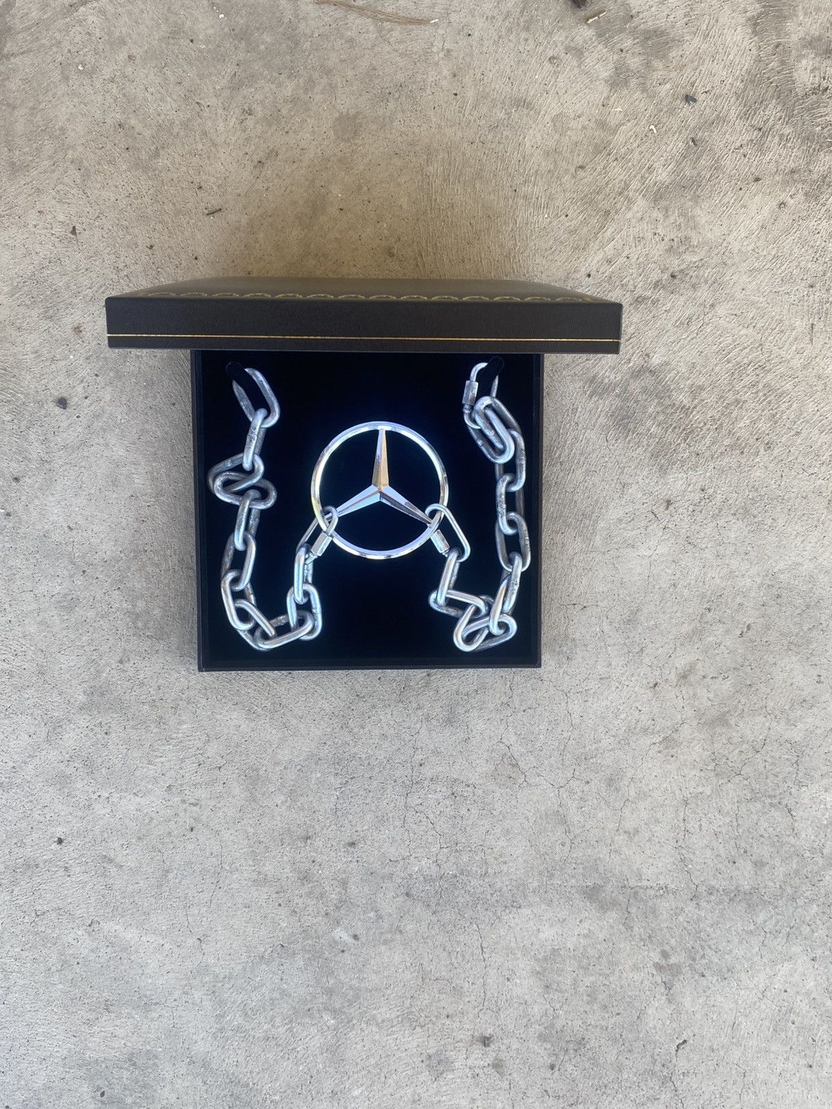 Mercedes-Benz Mercedes-Benz Chain Pendant Size 28 - 3 Thumbnail
