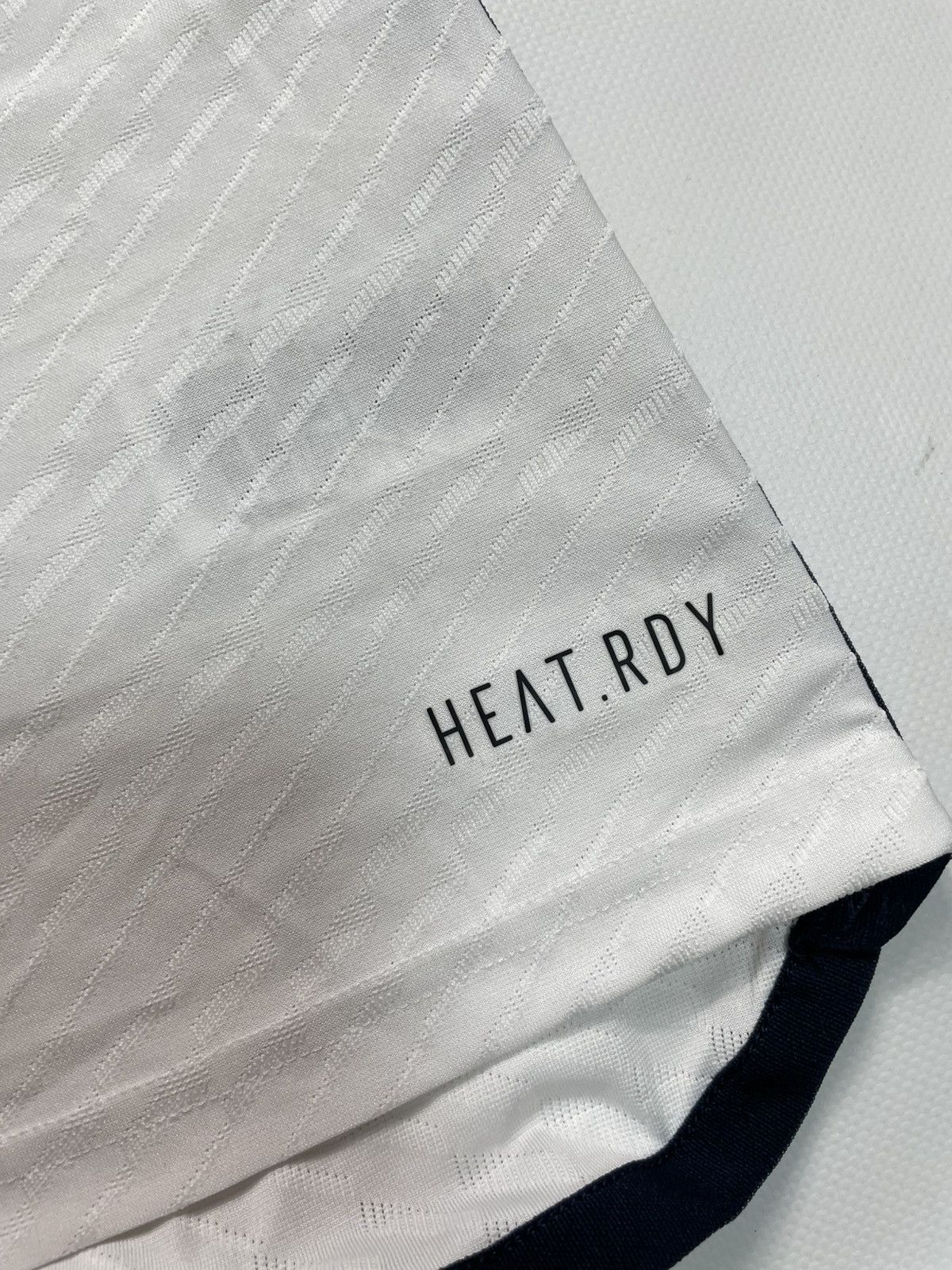 Adidas Adidas Real Madrid Home Jersey White Gold Size M Size US M / EU 48-50 / 2 - 6 Thumbnail