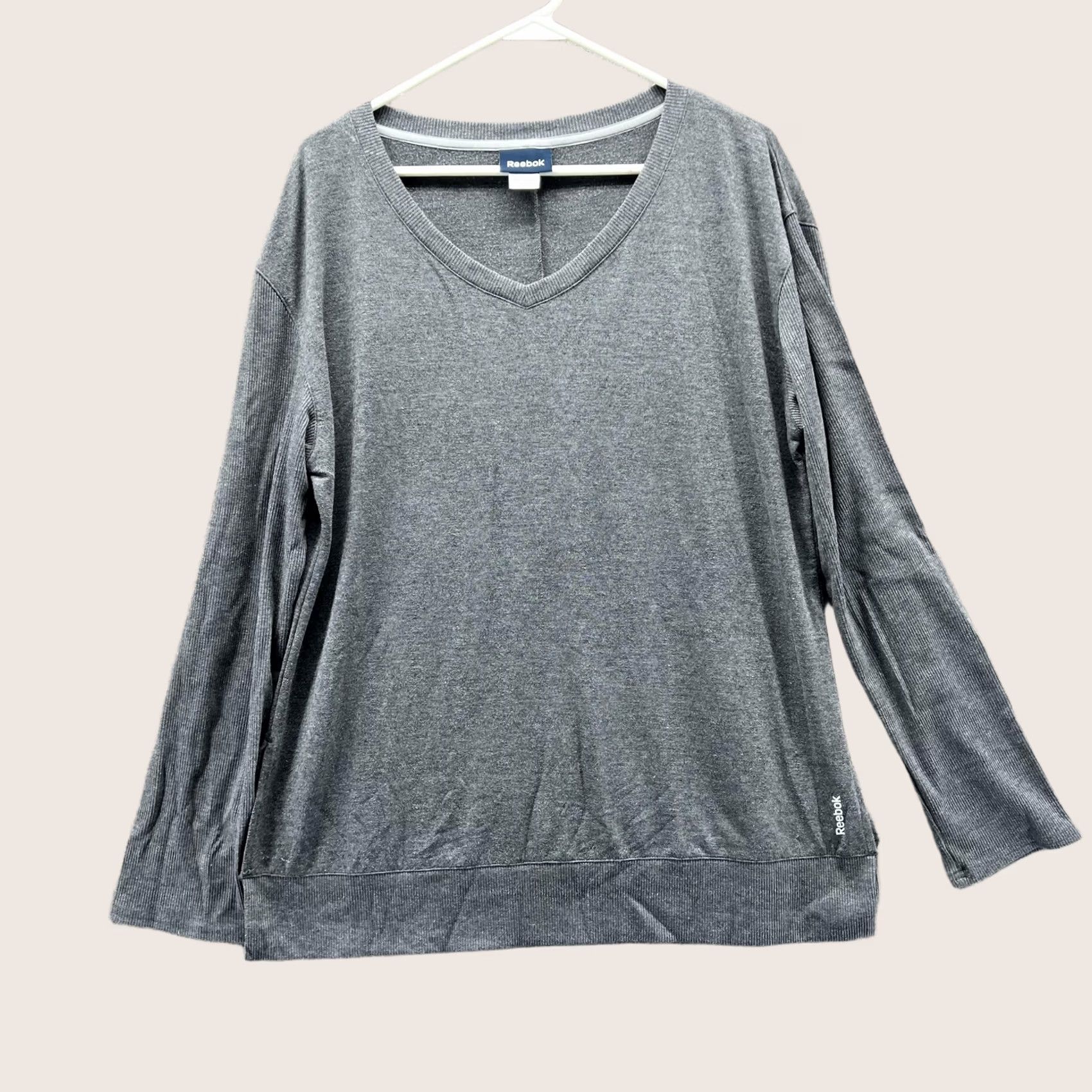 Reebok Reebok Sweatshirt Womens 2XL Gray V-Neck Lightweight Pullover Top Knit Heather Shirt Size XXL / US 16-18 / IT 52-54 - 1 Thumbnail
