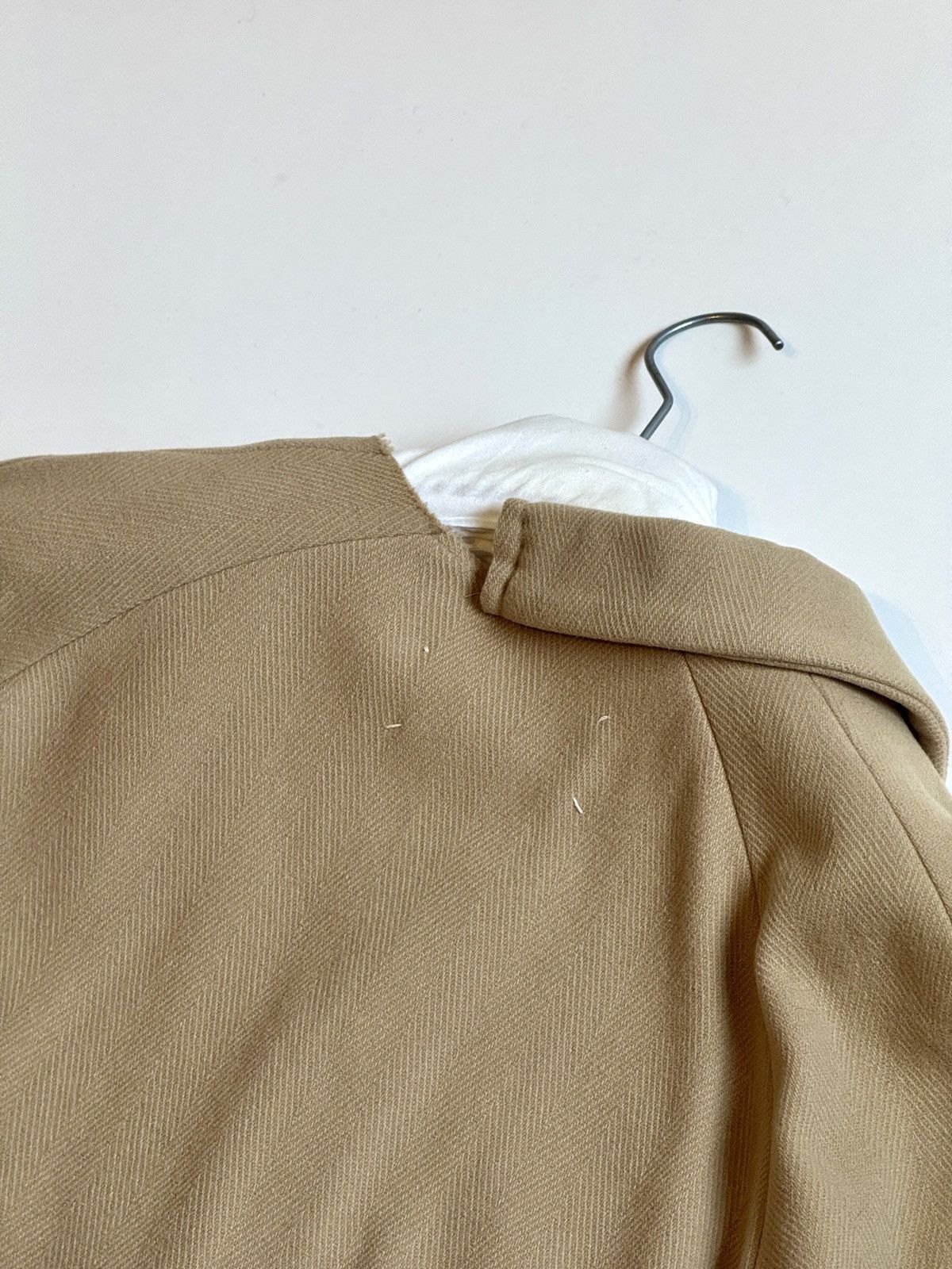 Maison Margiela FW 1997 Runway Deconstructed Coat / Basting Jacket in Cream Size L / US 10 / IT 46 - 15 Thumbnail