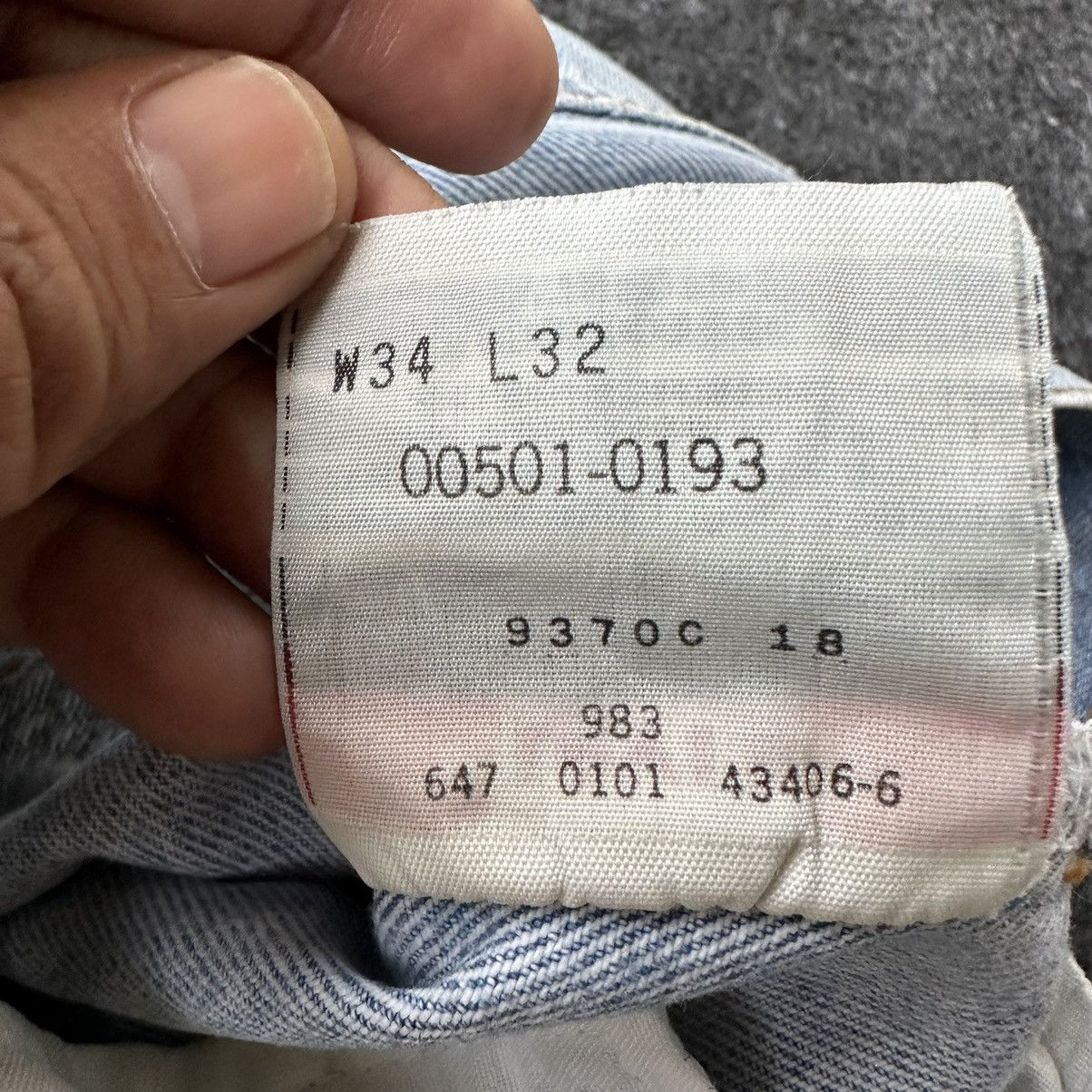 Levi's Vintage Levis 501 Distressed Denim 33x31 D682 Size US 33 - 19 Thumbnail