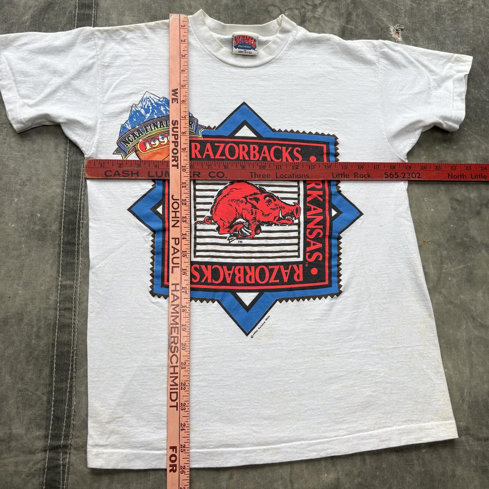 Nutmeg Vintage 90s Arkansas Razorbacks Basketball Final Four Shirt Size US M / EU 48-50 / 2 - 4 Thumbnail