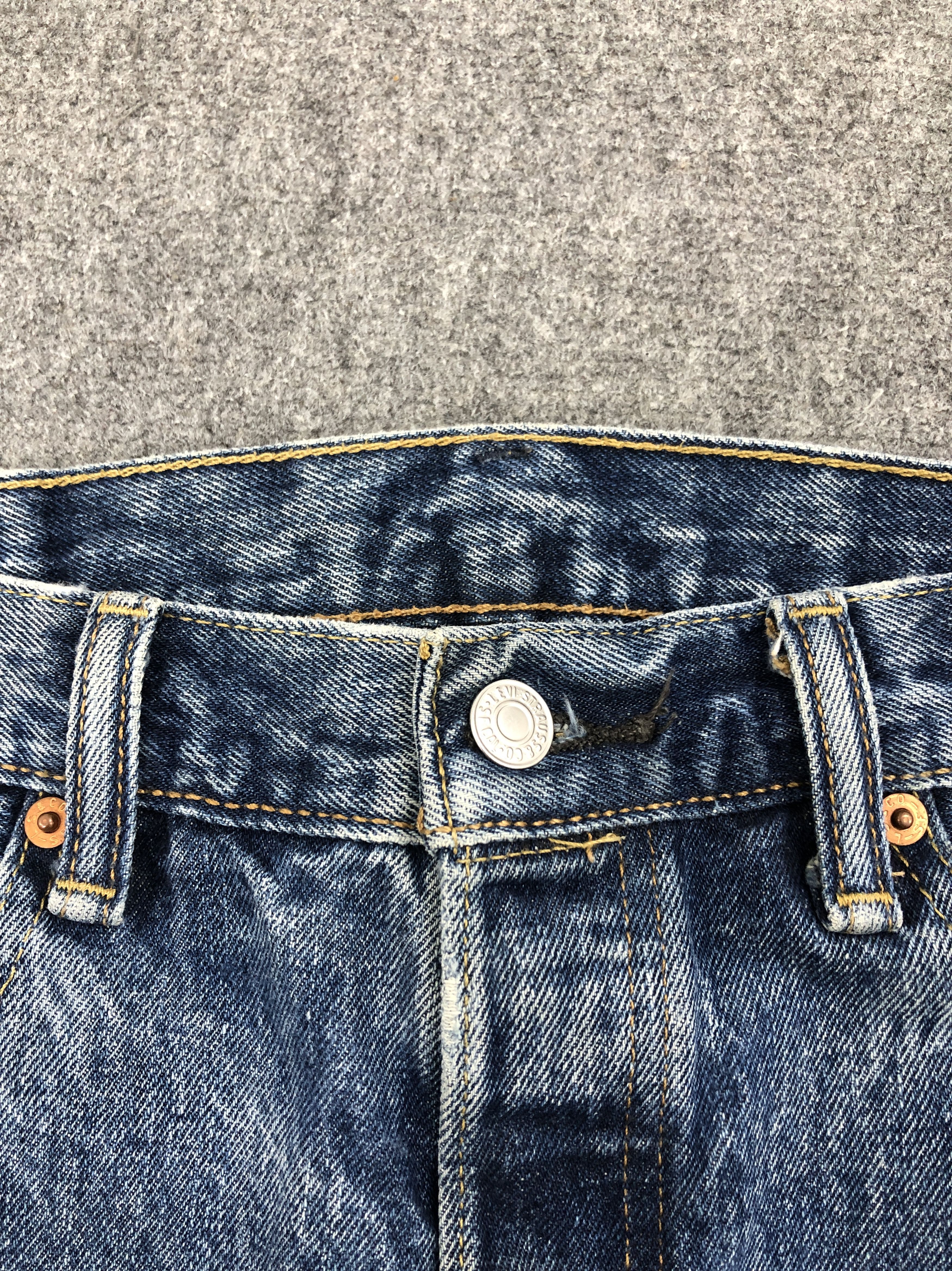Levi's × Vintage Distressed Vintage Levi's 501 Blue Jeans Size US 32 / EU 48 - 12 Thumbnail