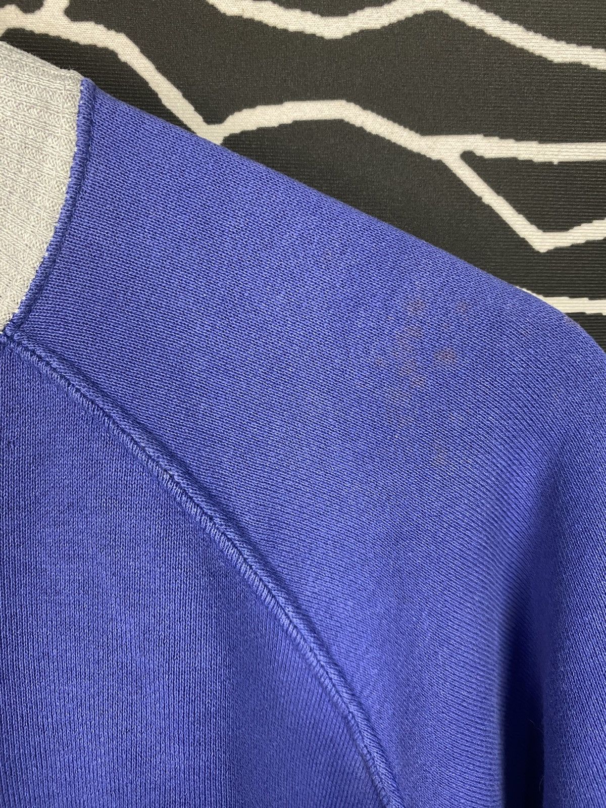 Nike Rare Vintage Japan 70s Nike Blue Tag Two-Tone Sweatshirt Size US L / EU 52-54 / 3 - 15 Thumbnail