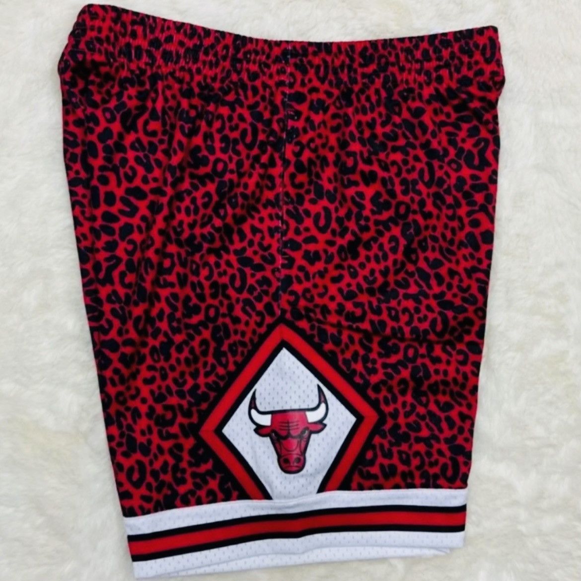 Mitchell & Ness Chicago BULLS x Mitchell & Ness Basketball Shorts XXL Size US 40 / EU 56 - 4 Thumbnail