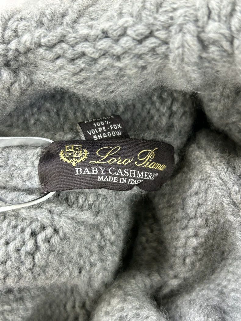 Loro Piana LORO PIANA Gray knitted hat with real fox pom-poms Size ONE SIZE - 7 Thumbnail