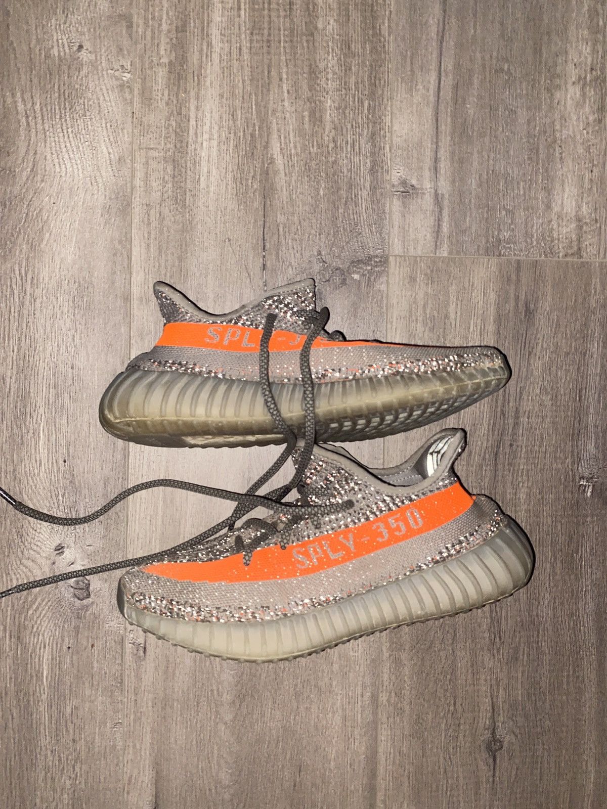 Yeezy Used YEEZY 350V2 OG Belugas Size US 6.5 / EU 39-40 - 1 Thumbnail