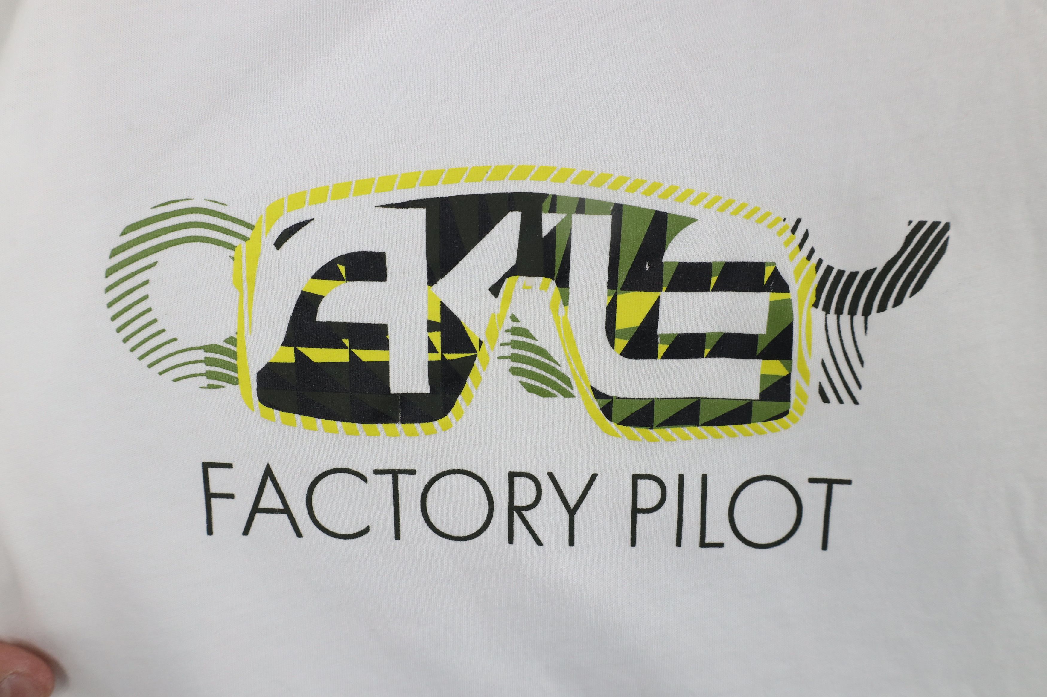Oakley × Vintage Vintage Oakley Factory Pilot Hydrolix Goggles T-Shirt White Size US XXL / EU 58 / 5 - 4 Thumbnail