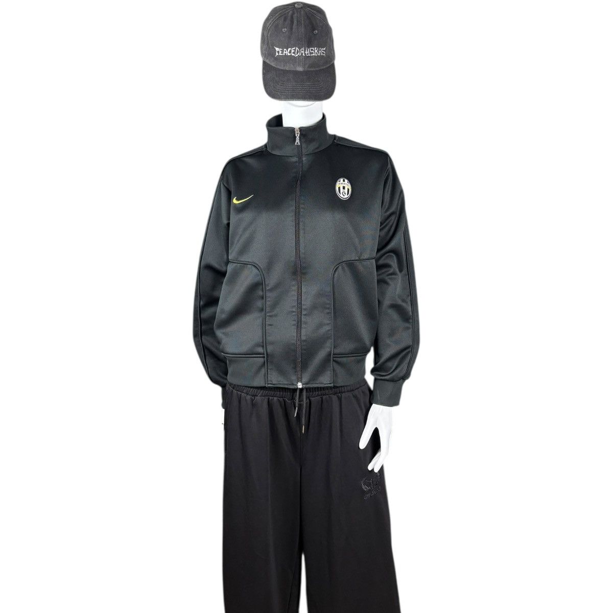 Nike Vintage y2k 90s Nike Juventus Track Jacket Size US M / EU 48-50 / 2 - 1 Thumbnail