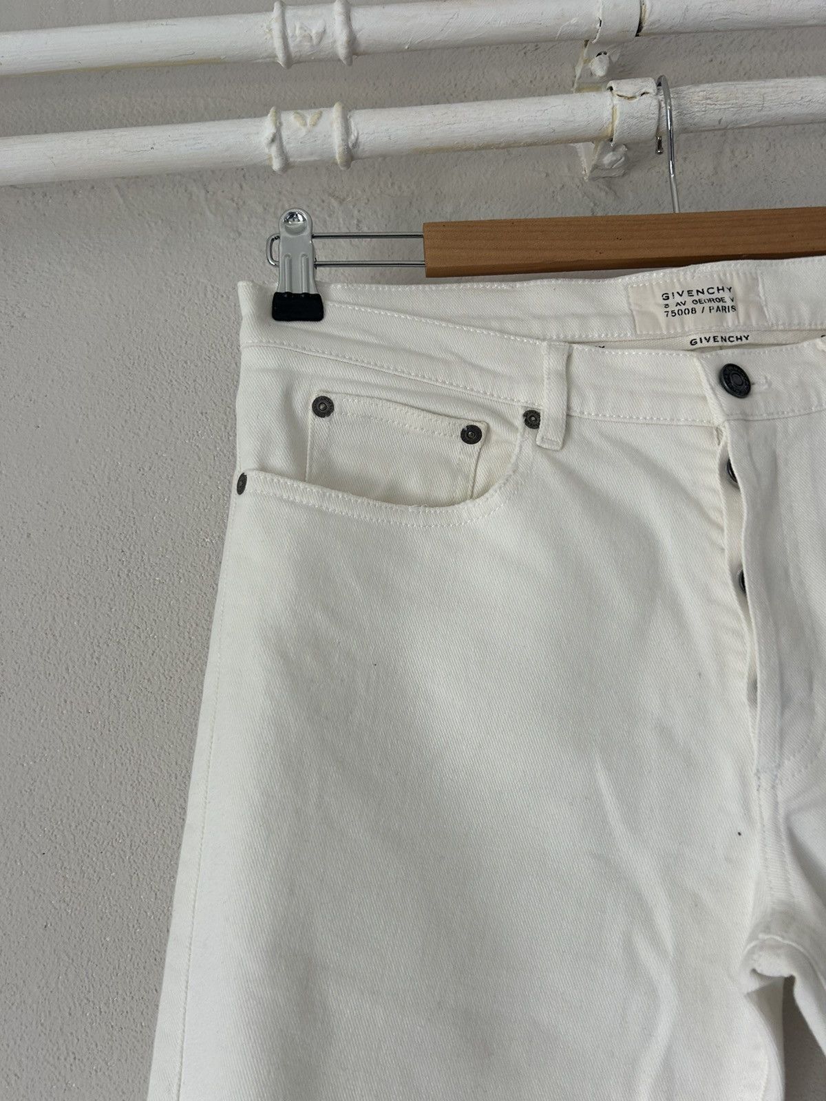 Givenchy White Distressed Ripped Knee Jeans Size US 32 / EU 48 - 2 Thumbnail