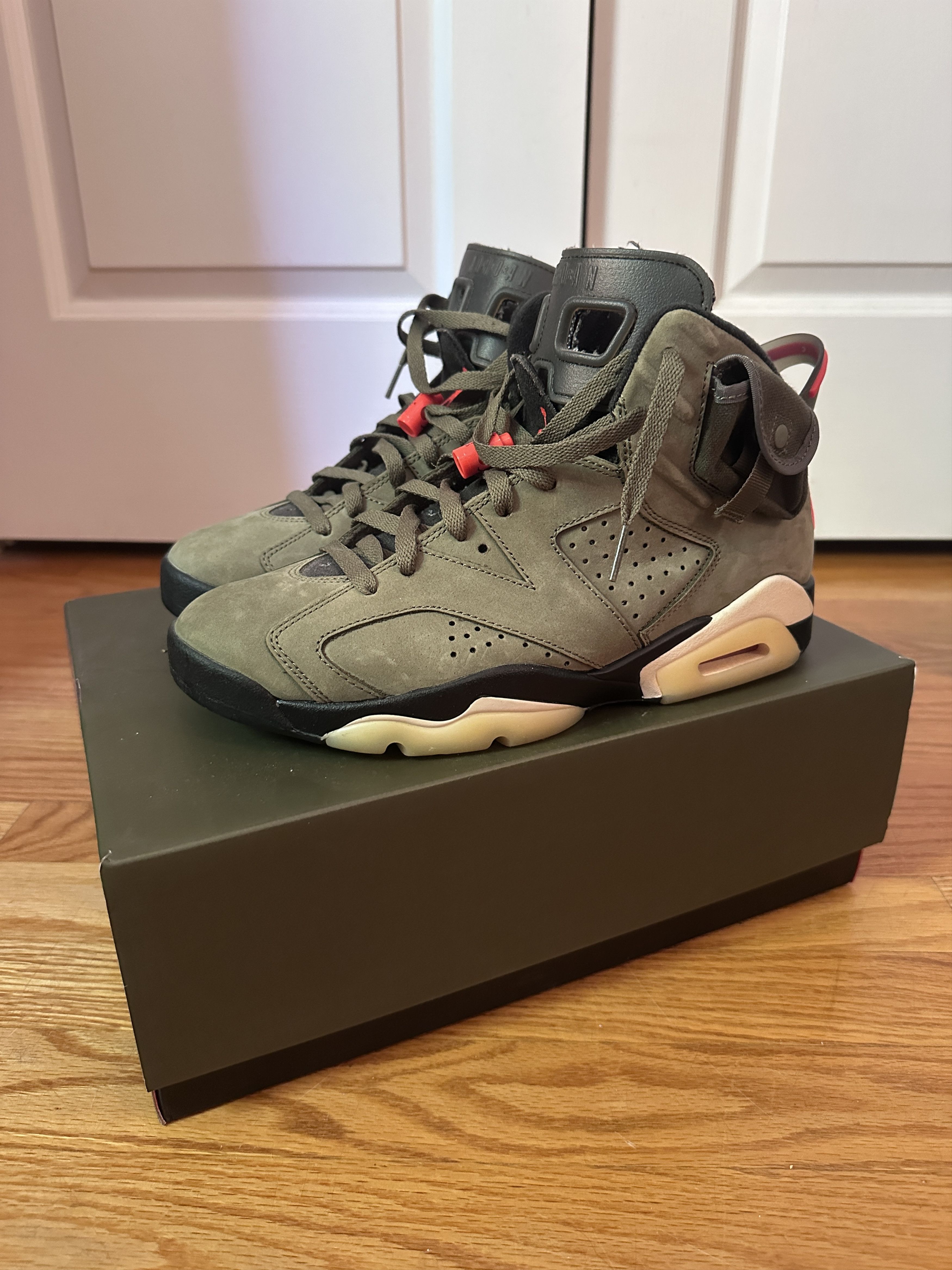 Nike × Travis Scott Travis Scott Jordan 6 Retro Size US 9 / EU 42 - 3 Thumbnail