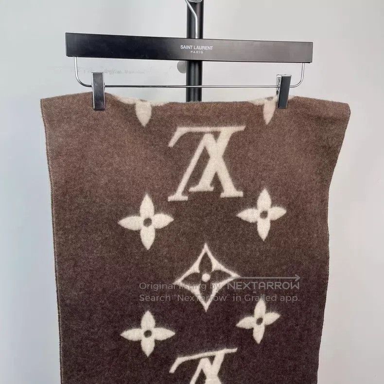 Louis Vuitton Louis Vuitton Cream-colored gradient double-faced cashmere Size ONE SIZE - 4 Thumbnail