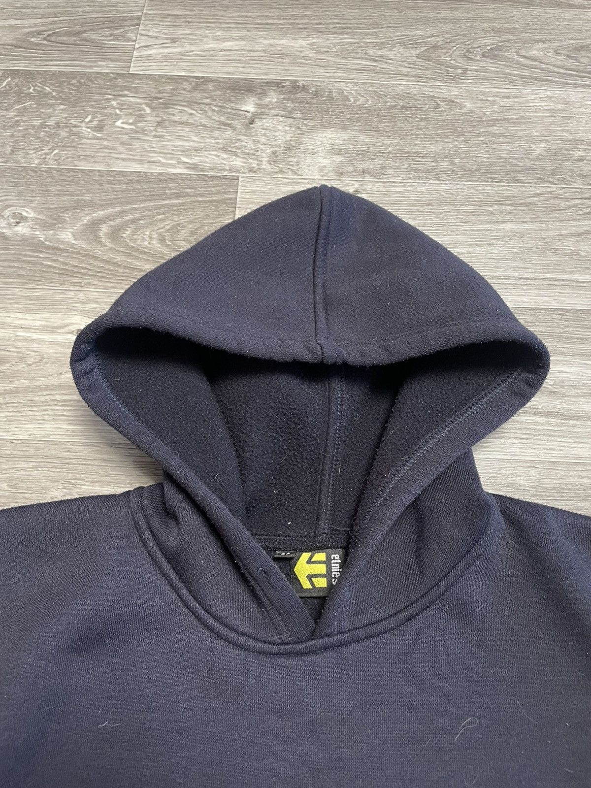 Etnies Vintage Etnies Skateboarding Hoodie 90s Size US M / EU 48-50 / 2 - 14 Thumbnail