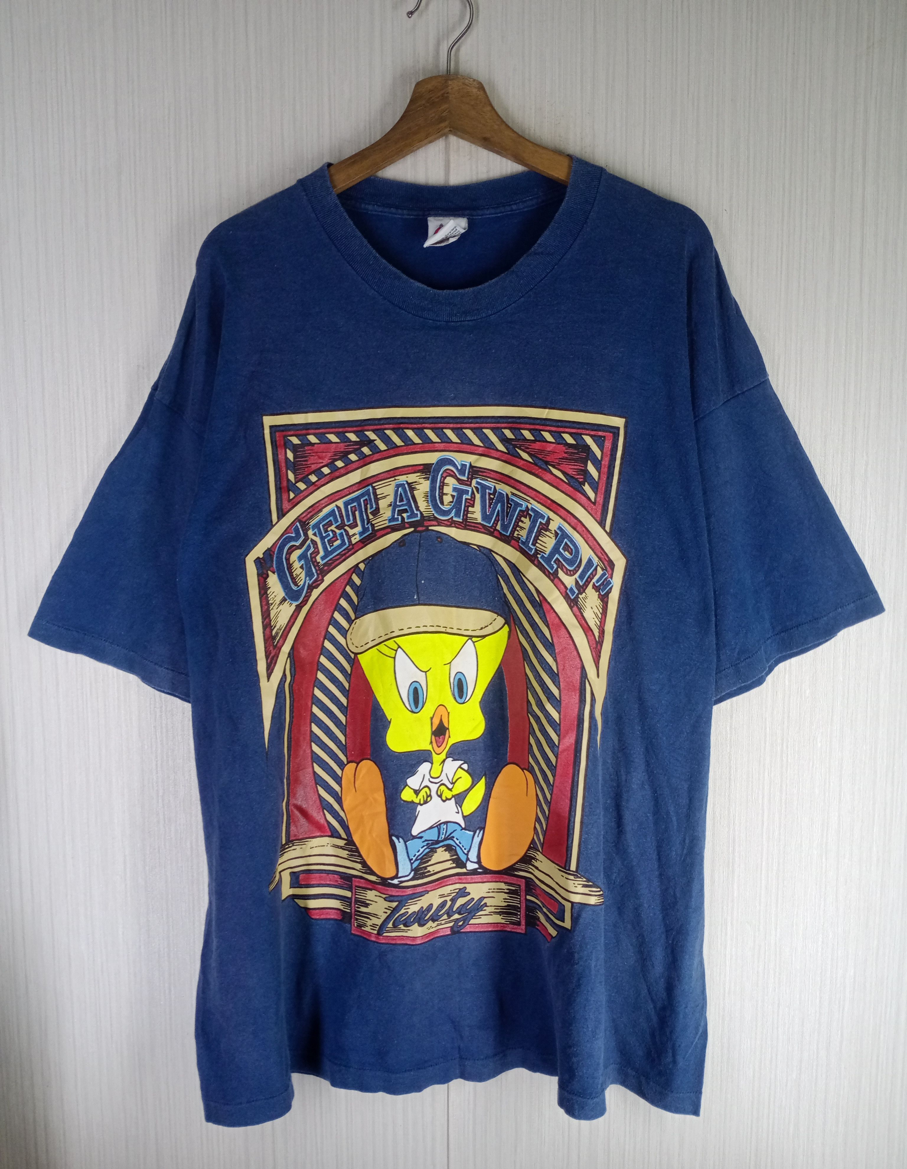 Warner Bros Vintage 1997 Tweety Looney Tunes Characters Tshirt Size US XL / EU 56 / 4 - 1 Thumbnail