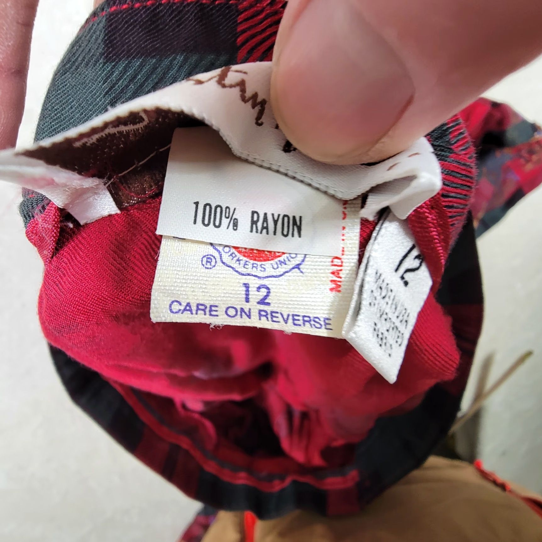 Vintage VINTAGE Austin Hill Women Skirt Plaid Long 28" Waist 28" 12 Rayon Twill Pleated Zipper Button Red Uni Preppy Retro University Womens Size 34" / US 12 / IT 48 - 5 Thumbnail