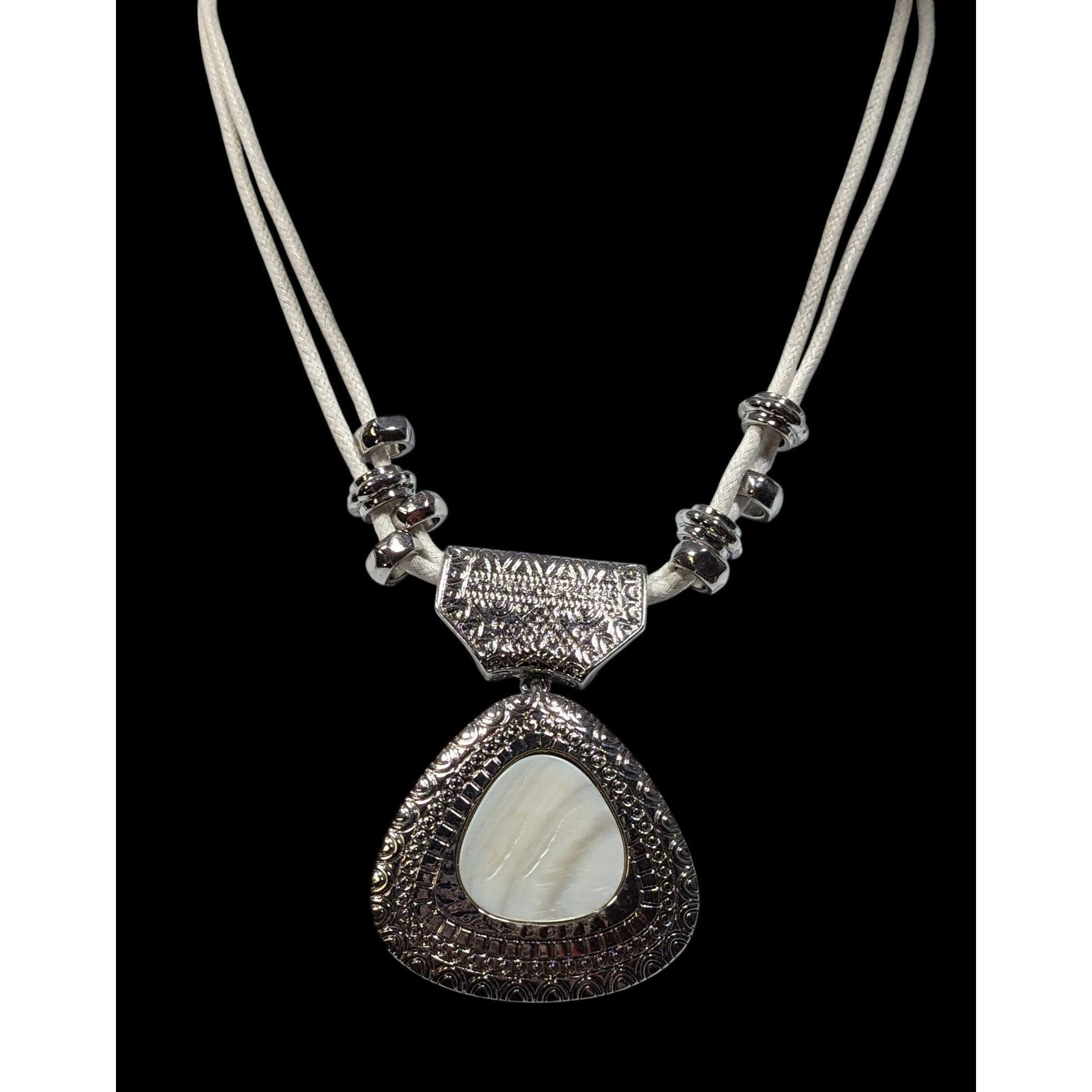 Other Vintage Chico's Mother Of Pearl White And Silver Tone Pendan Size ONE SIZE - 2 Thumbnail