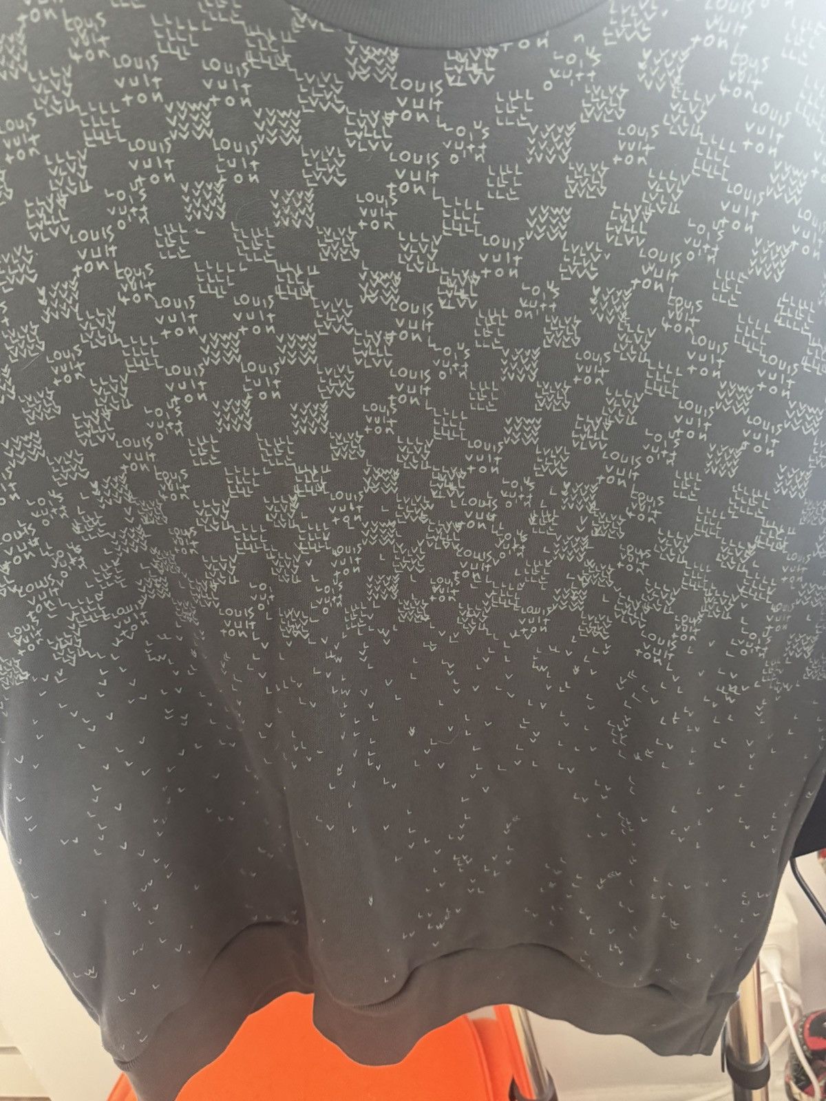 Louis Vuitton LOUIS VUITTON DAMIER SPREAD PRINTED SWEATSHIRT - GREY Size US XXL / EU 58 / 5 - 1 Thumbnail