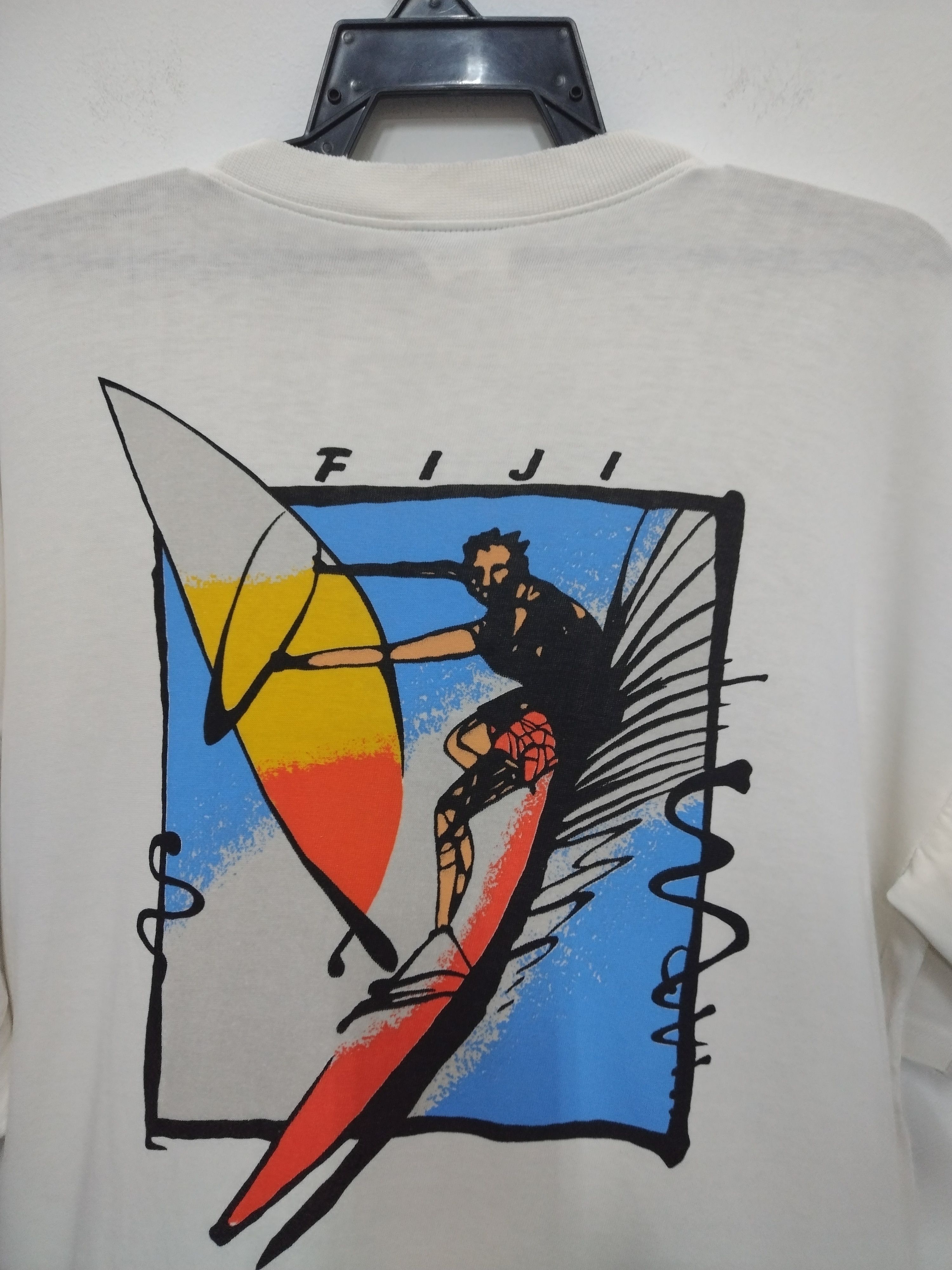 Vintage VINTAGE RARE DISTRESSED FIJI HAWAII SURFBOARD T SHIRT Size US L / EU 52-54 / 3 - 12 Thumbnail