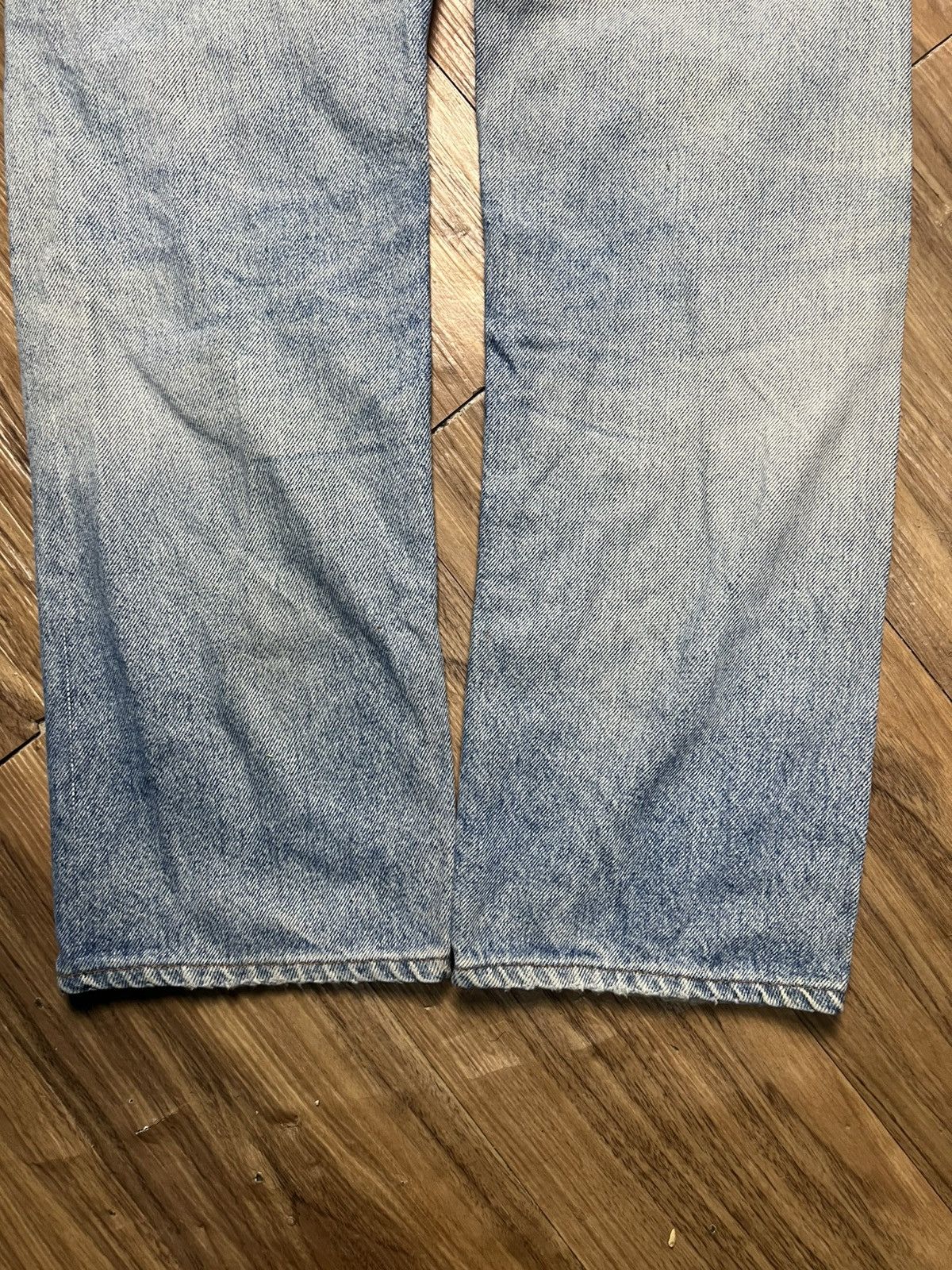 Levi's 90s Vintage Levi’s 505 Regular Fit Jeans - Made in USA (43) Size US 29 - 14 Thumbnail