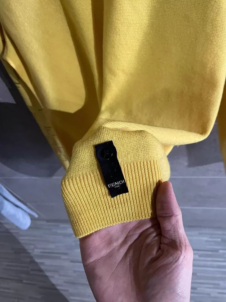 Fendi Fendi Yellow Wool Sweater with Lettering Size US M / EU 48-50 / 2 - 7 Thumbnail