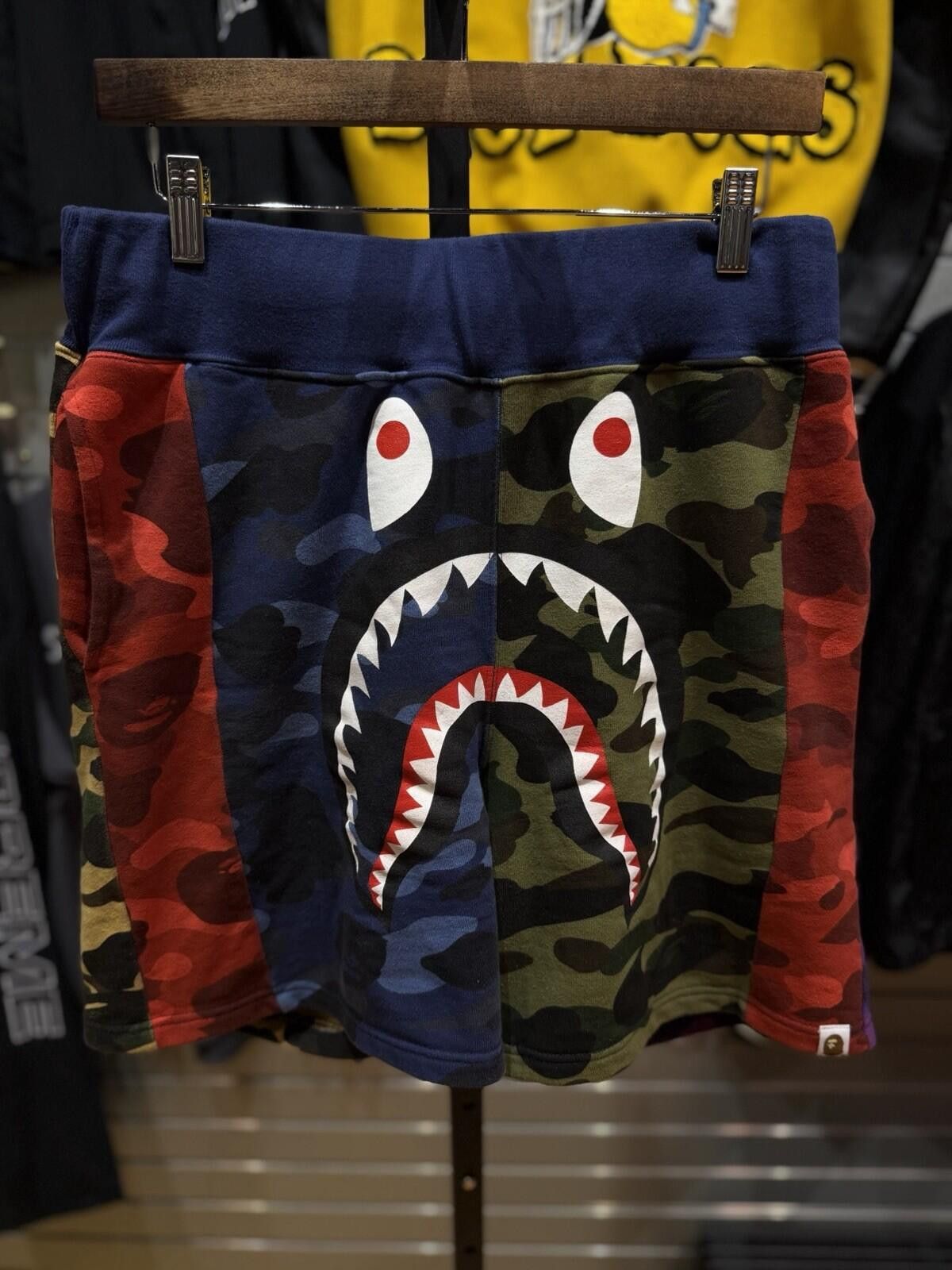 Other A Bathing Ape Shark Camo Cotton Sweat Shorts Small Size US 30 / EU 46 - 2 Thumbnail