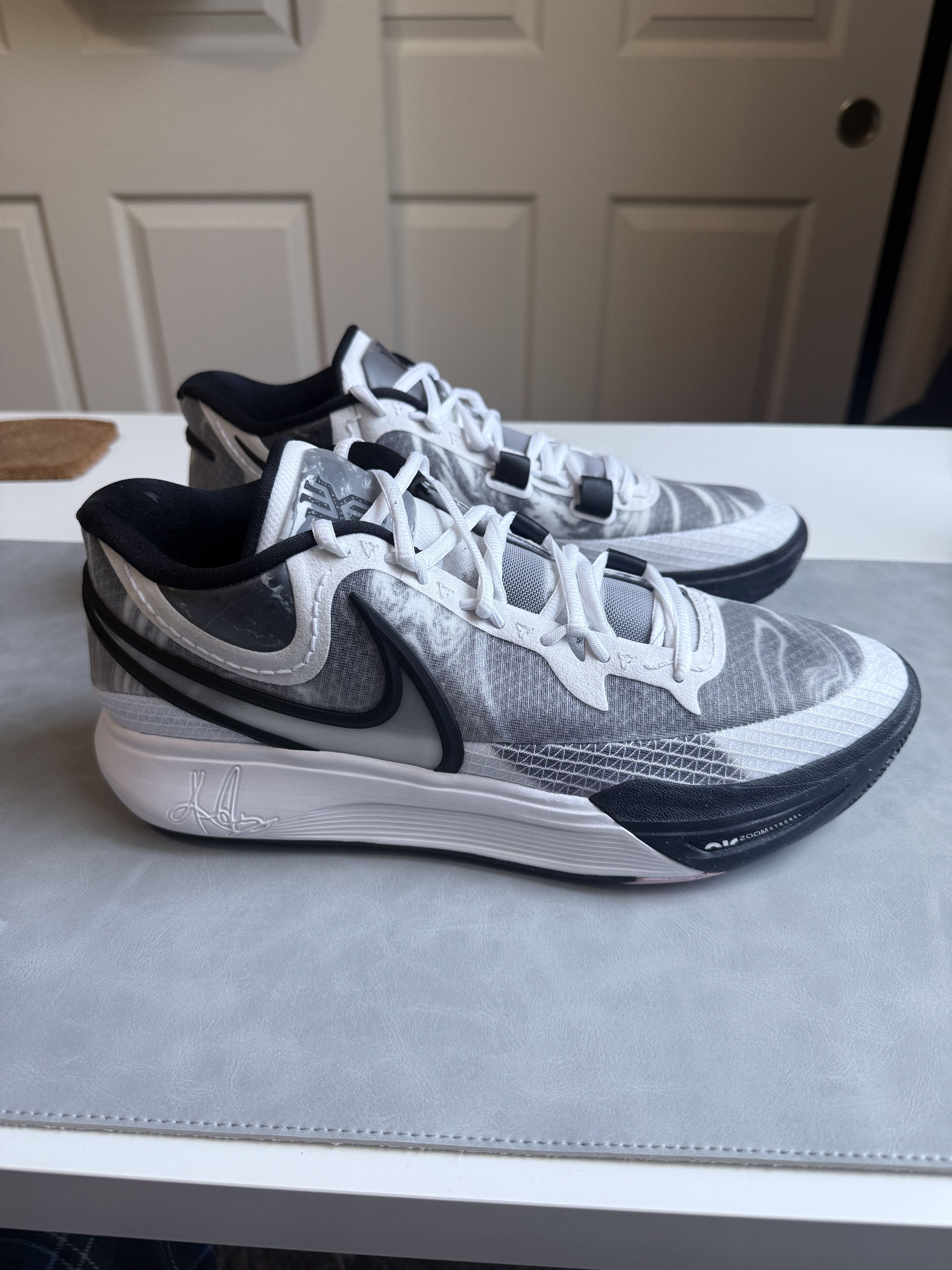 Nike NEW Kyrie 8 Basketball Shoes Size US 12 / EU 45 - 1 Thumbnail