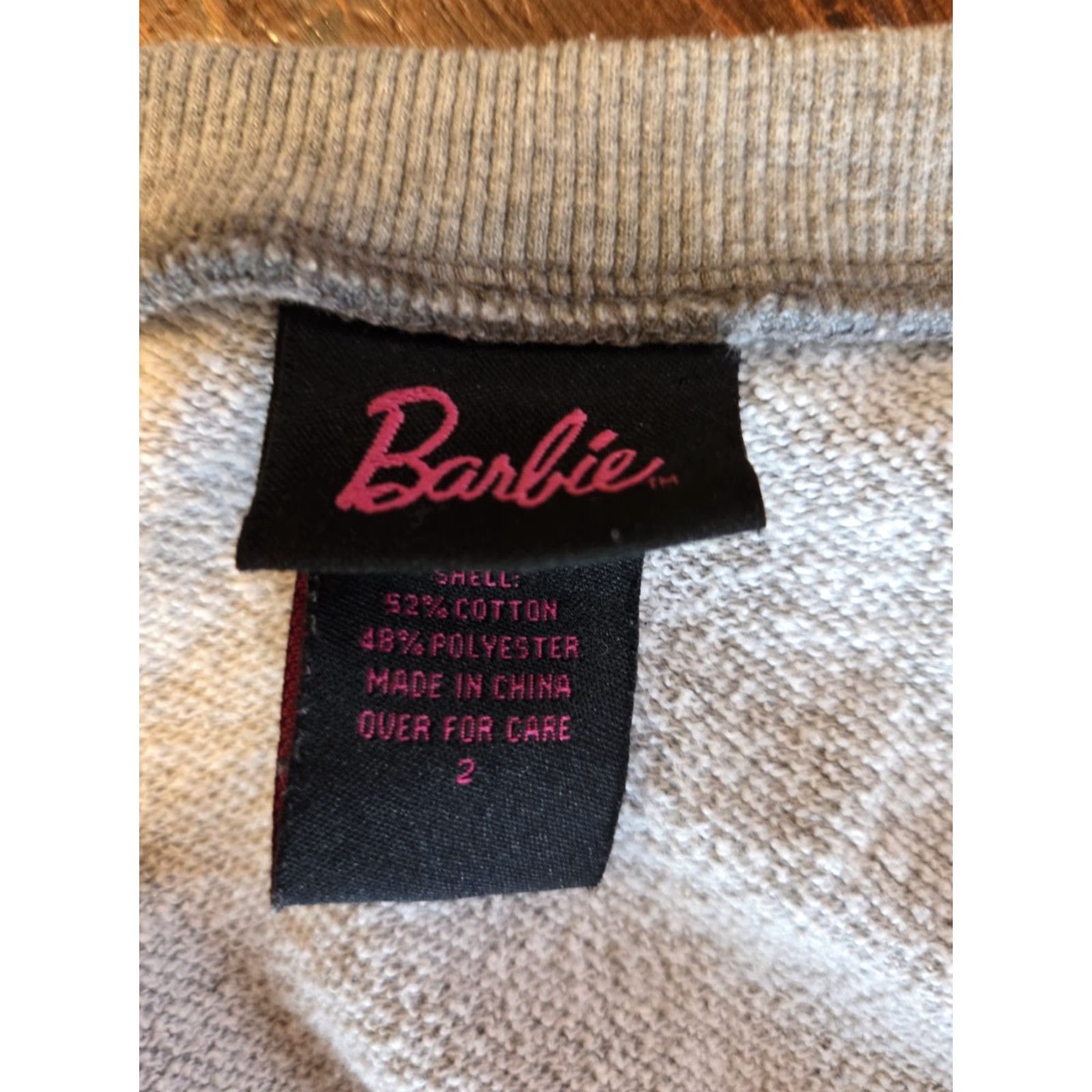 Torrid Torrid Barbie Lipstick Graphic Print Gray Long Sleeve Sweatshirt 2X Womens Pullover Crew Neck Sweatshirt Graphic Print Barbie 90s Style Era Womens Size XXL / US 16-18 / IT 52-54 - 3 Thumbnail
