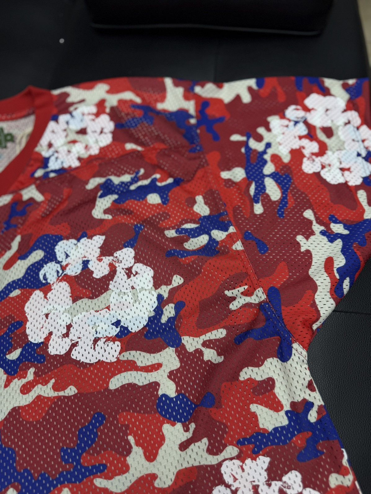 DENIM TEARS Denim Tears Red Camo Cotton Wreath Jersey Size L (NEW) Size US L / EU 52-54 / 3 - 4 Thumbnail
