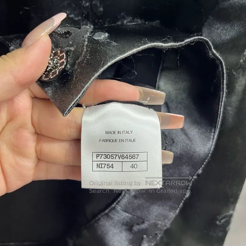 Chanel Chanel Black blurred brand logo logo short lapel jacket Size S / US 4 / IT 40 - 4 Thumbnail