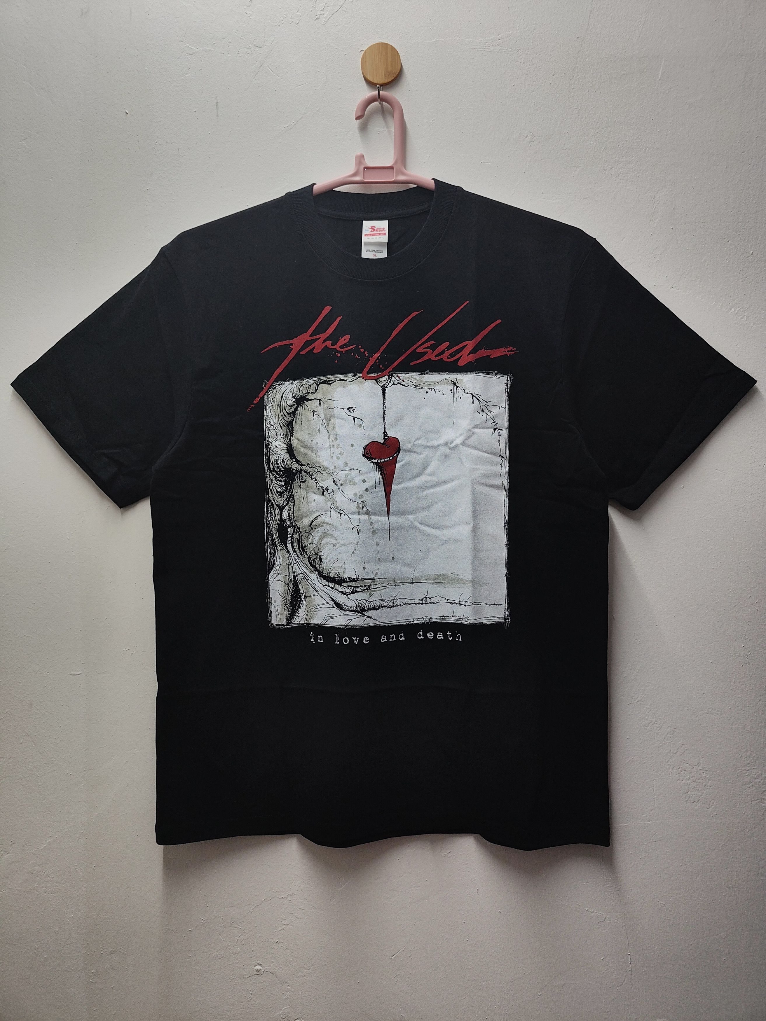 Band Tees The Used In Love And Death Album T-shirt Size US XL / EU 56 / 4 - 1 Thumbnail